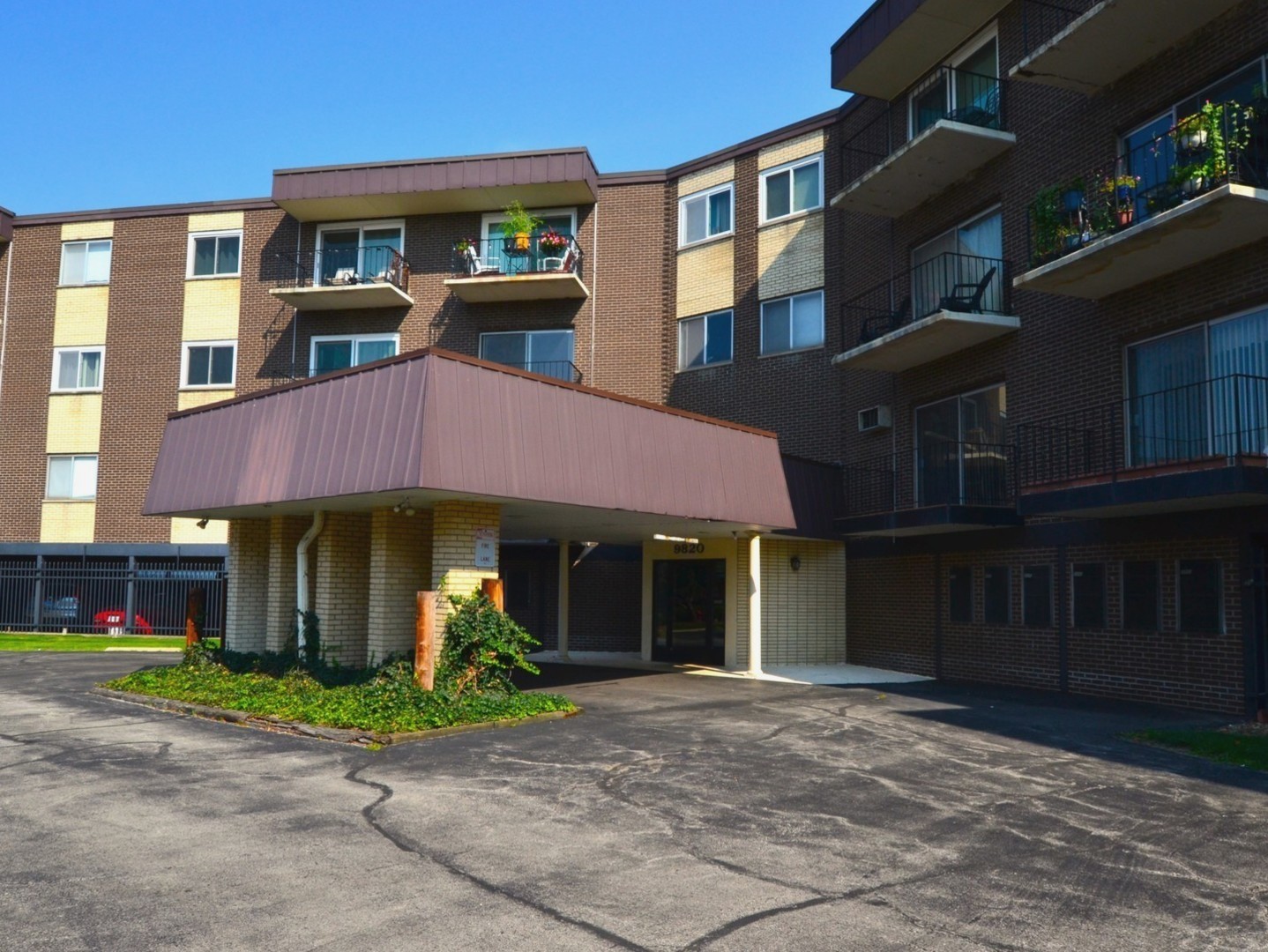 9820 Pulaski Road #115-2, Oak Lawn, IL 60453