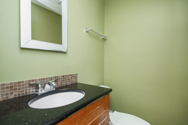 1S215 Stratford Lane, Villa Park, IL 60181