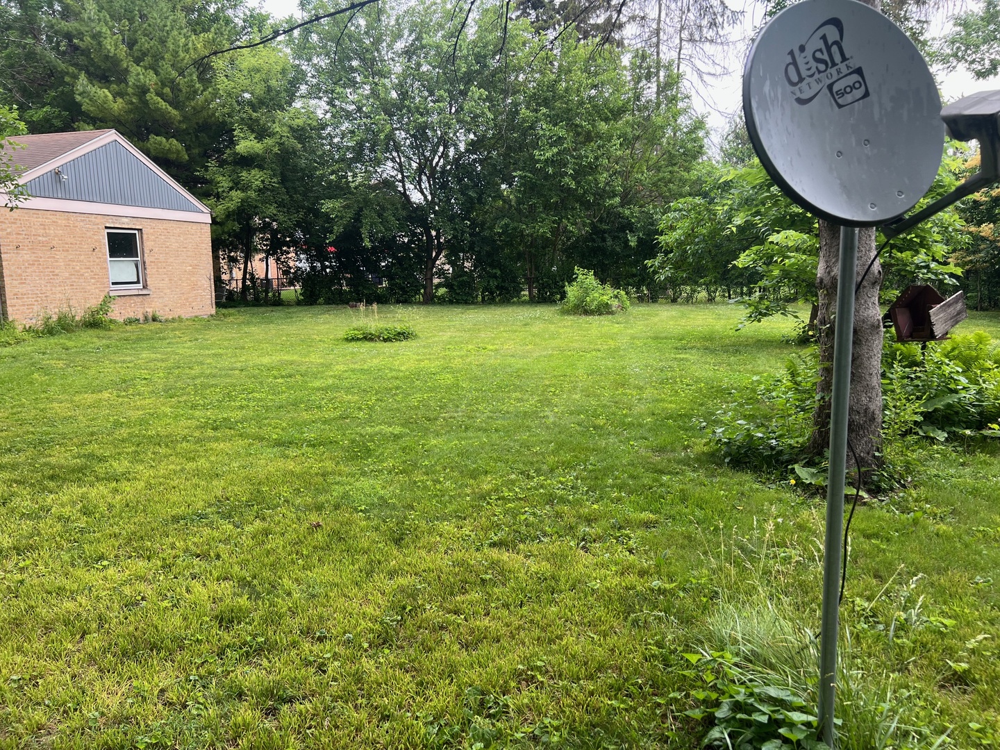 2075 Halsey Drive, Des Plaines, IL 60018