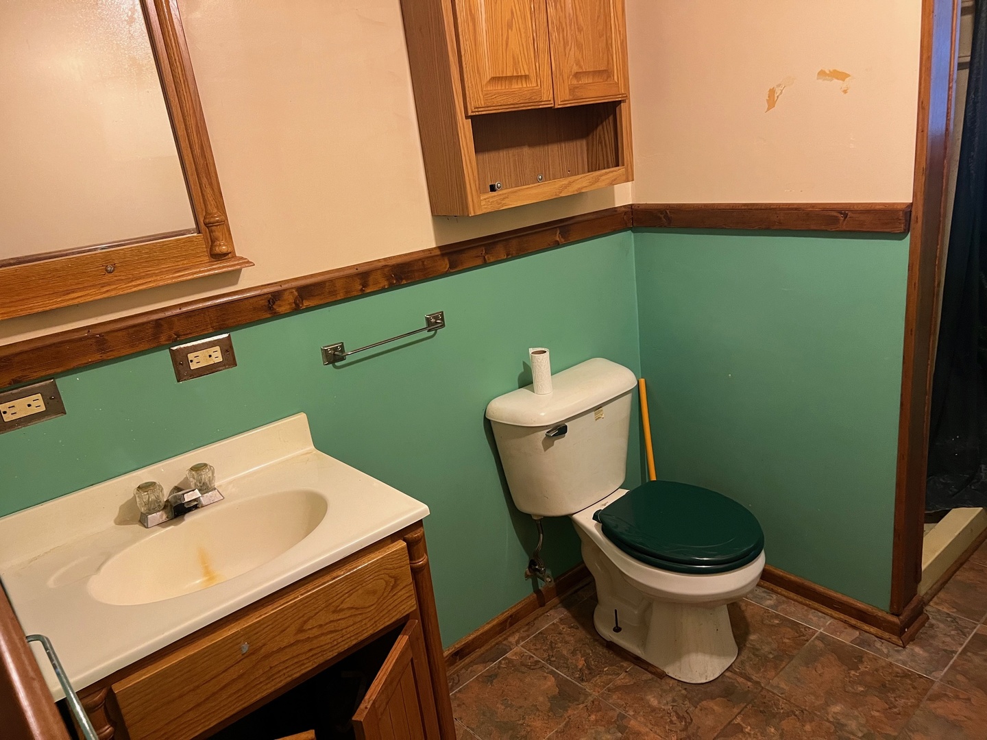 2075 Halsey Drive, Des Plaines, IL 60018