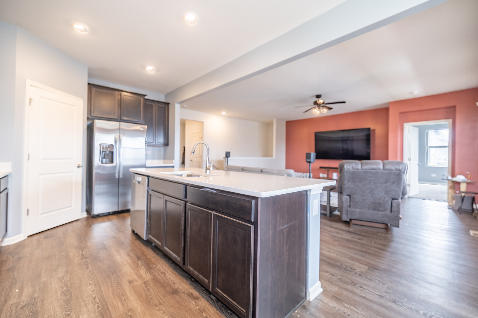 738 Kentshire Circle, Elgin, IL 60124
