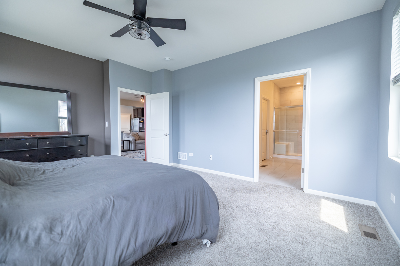 738 Kentshire Circle, Elgin, IL 60124