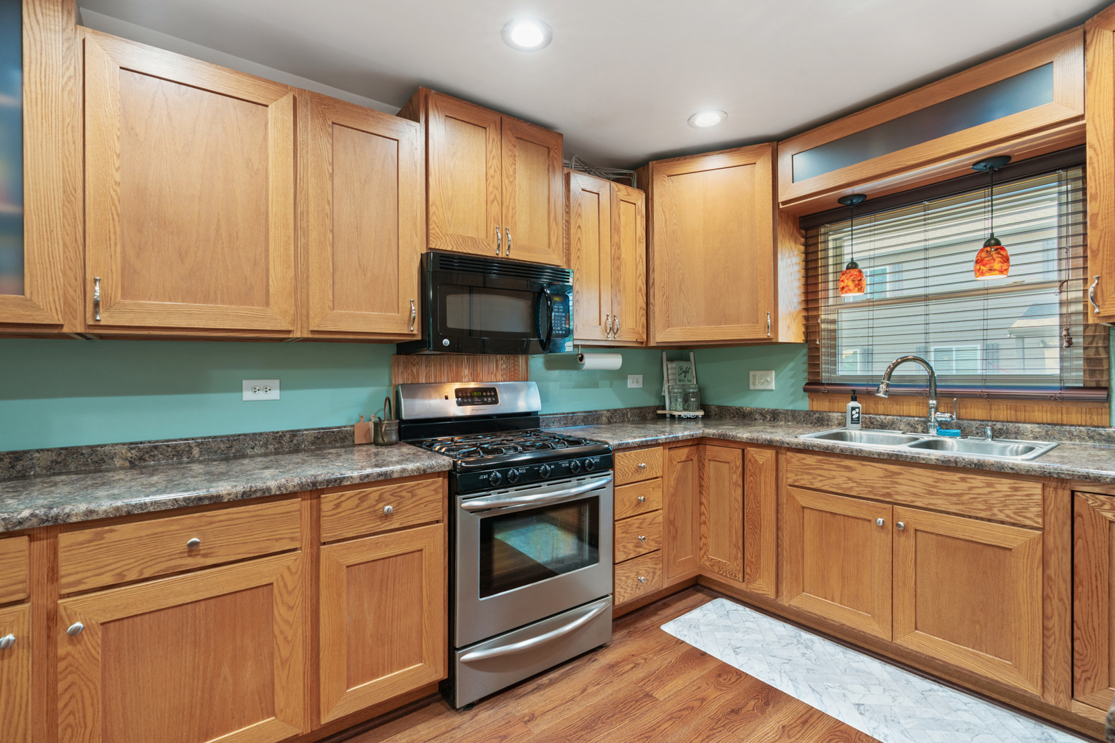 206 Washington Street, Oswego, IL 60543