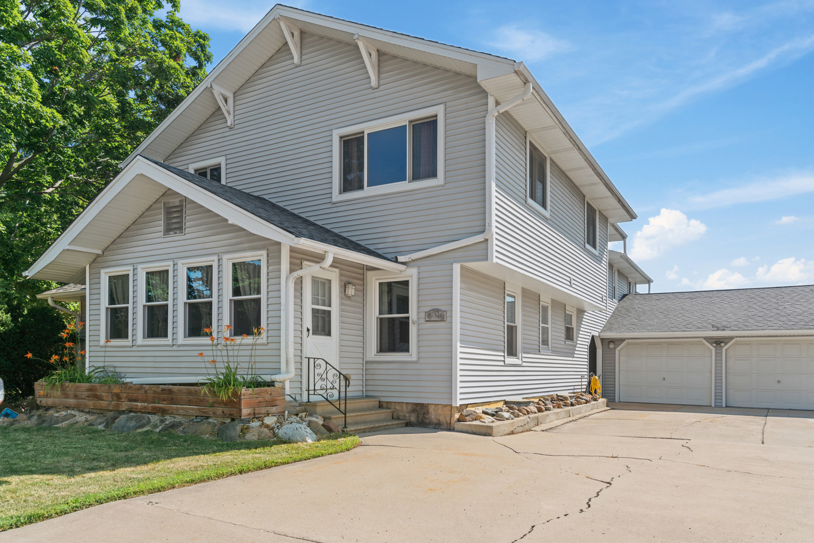 206 Washington Street, Oswego, IL 60543