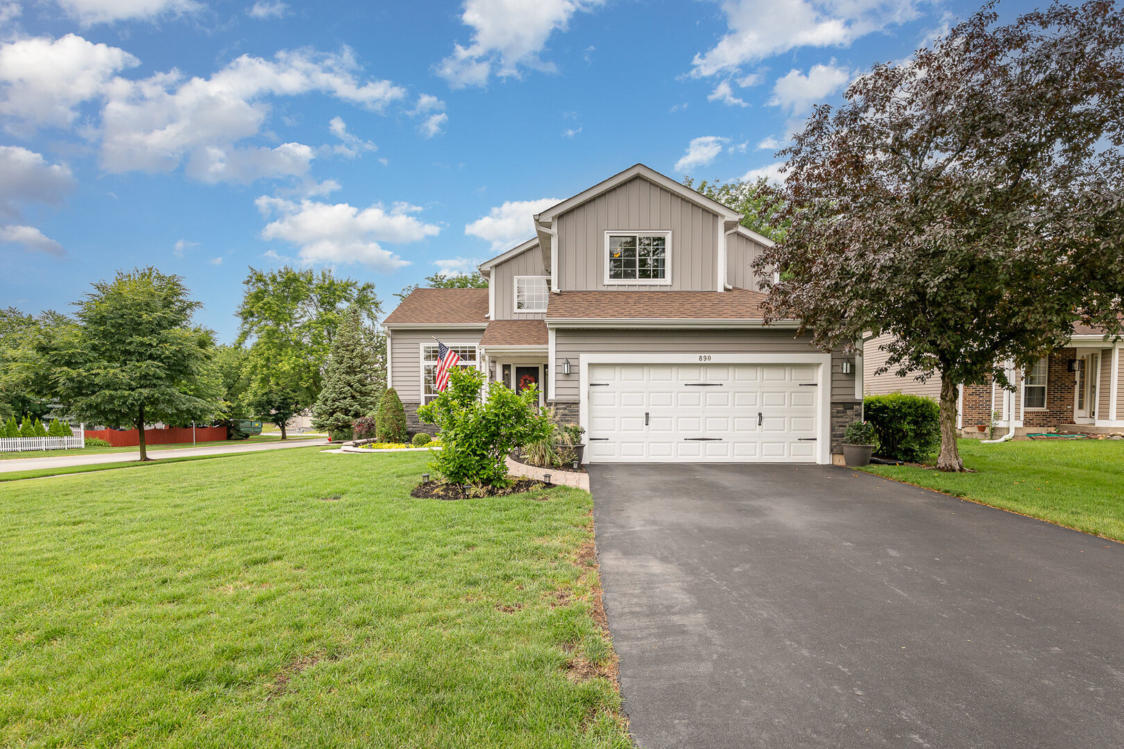 890 Tallgrass Drive, Bartlett, IL 60103