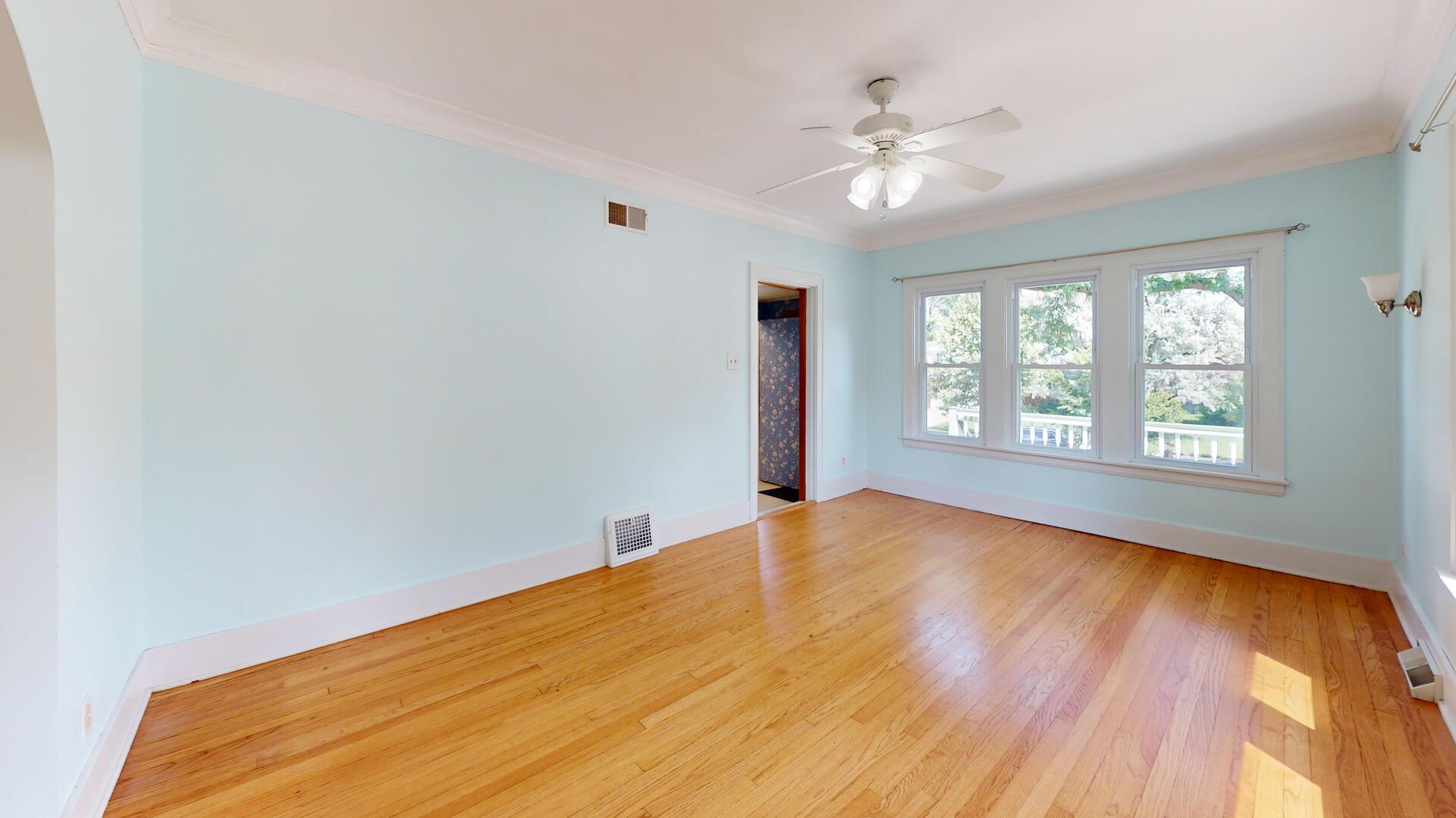 4512 Saratoga Avenue, Downers Grove, IL 60515
