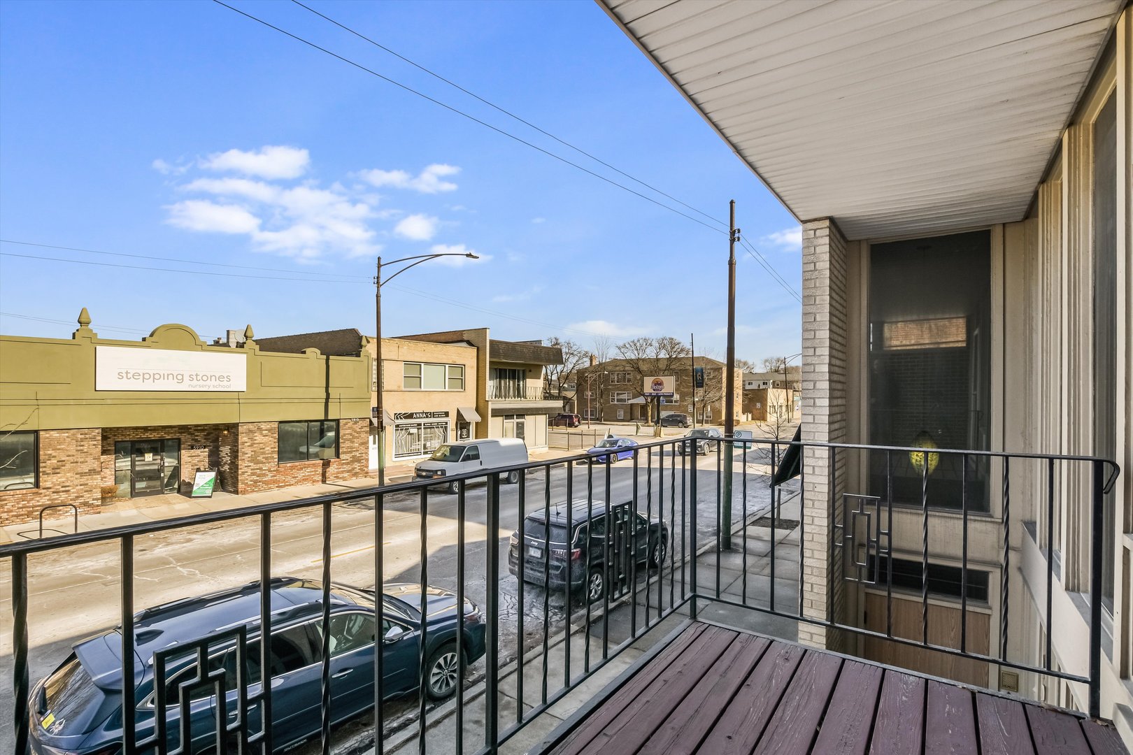 5913 W Montrose Avenue, Chicago, IL 60634