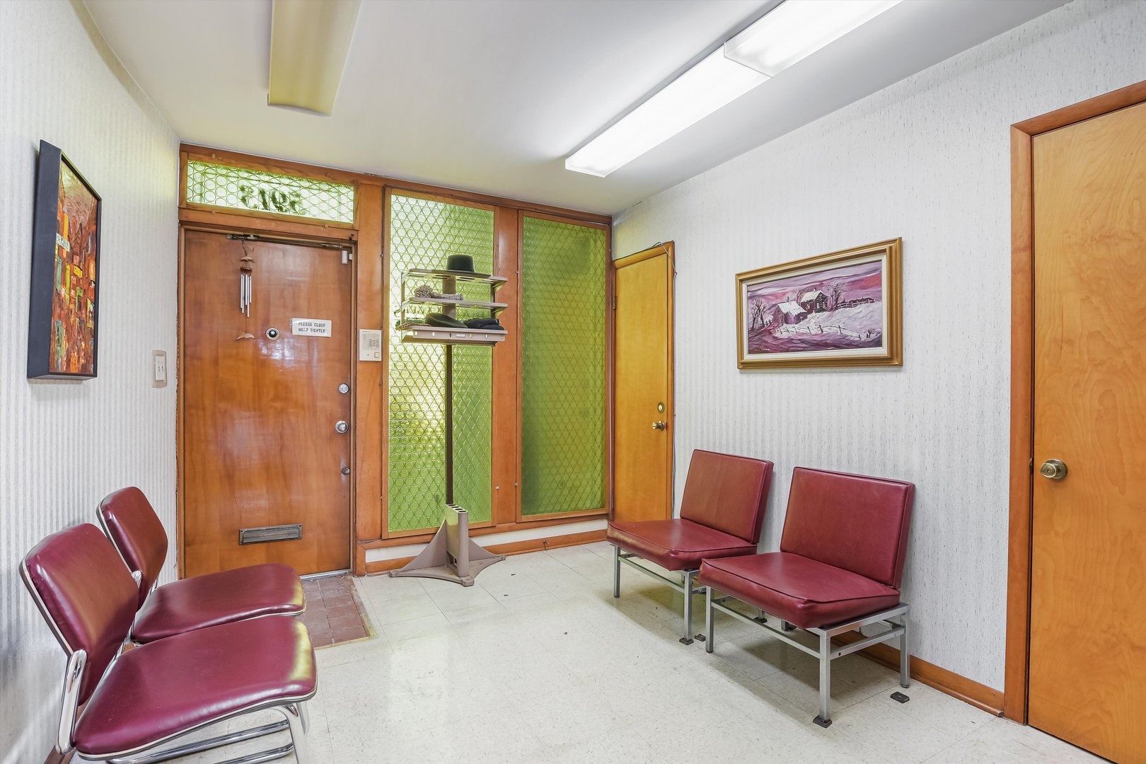 5913 W Montrose Avenue, Chicago, IL 60634