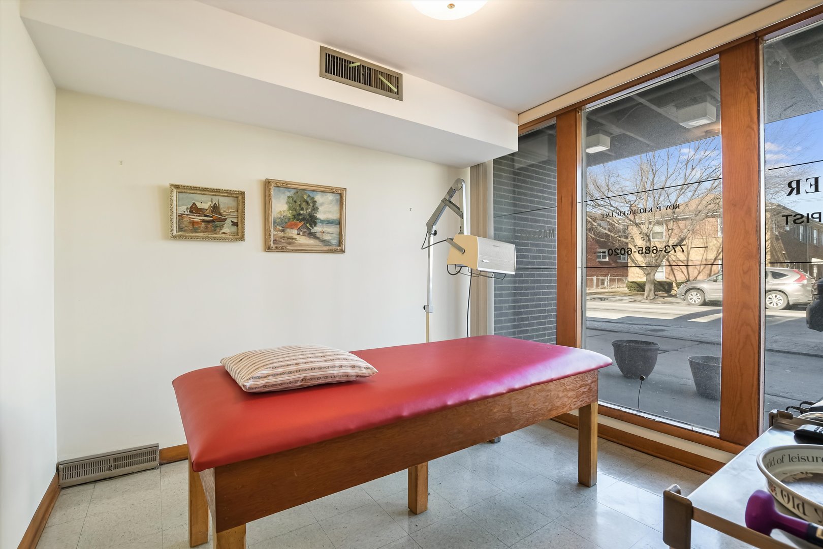 5913 W Montrose Avenue, Chicago, IL 60634