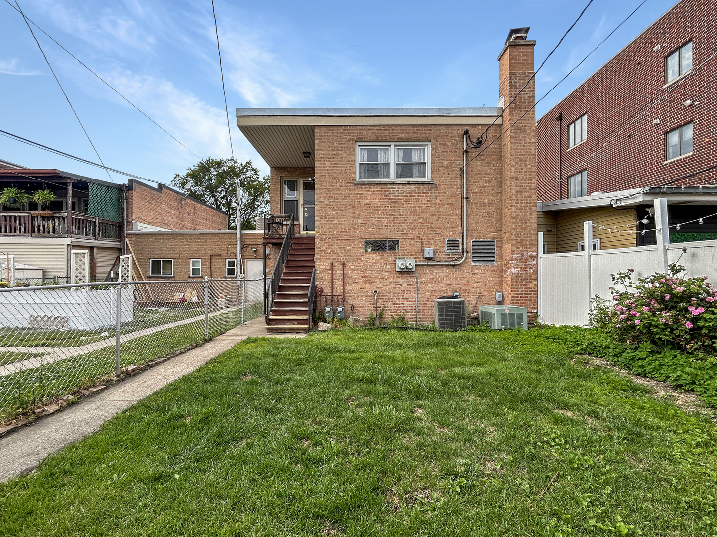 5913 W Montrose Avenue, Chicago, IL 60634