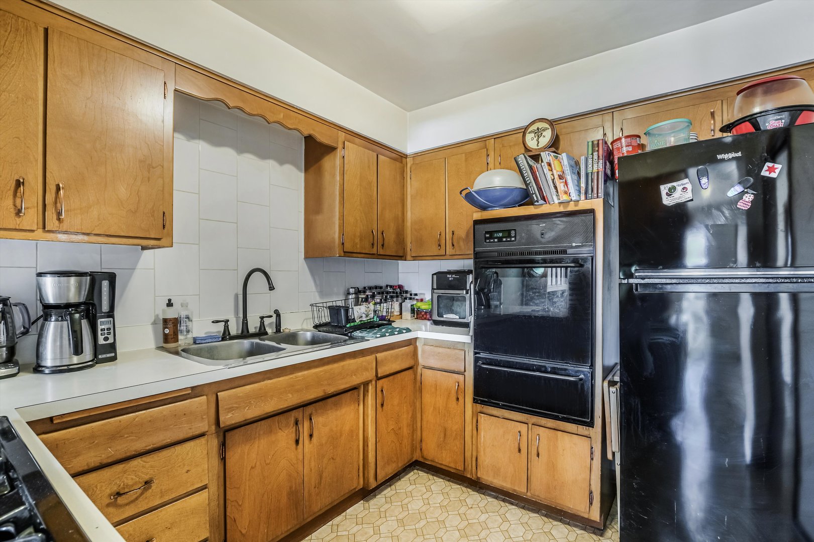 5913 W Montrose Avenue, Chicago, IL 60634