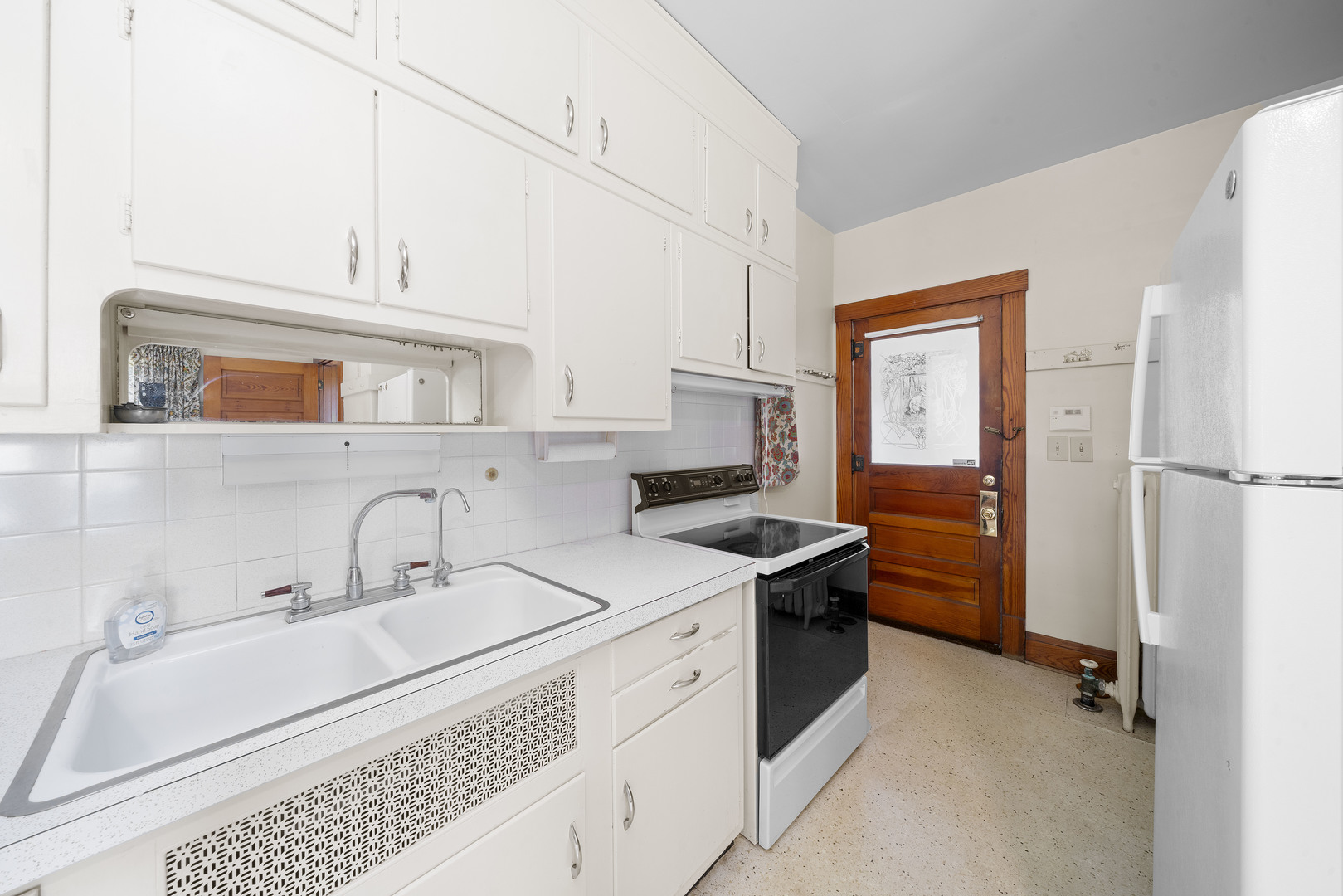 225 N Hickory Street, Waterman, IL 60556