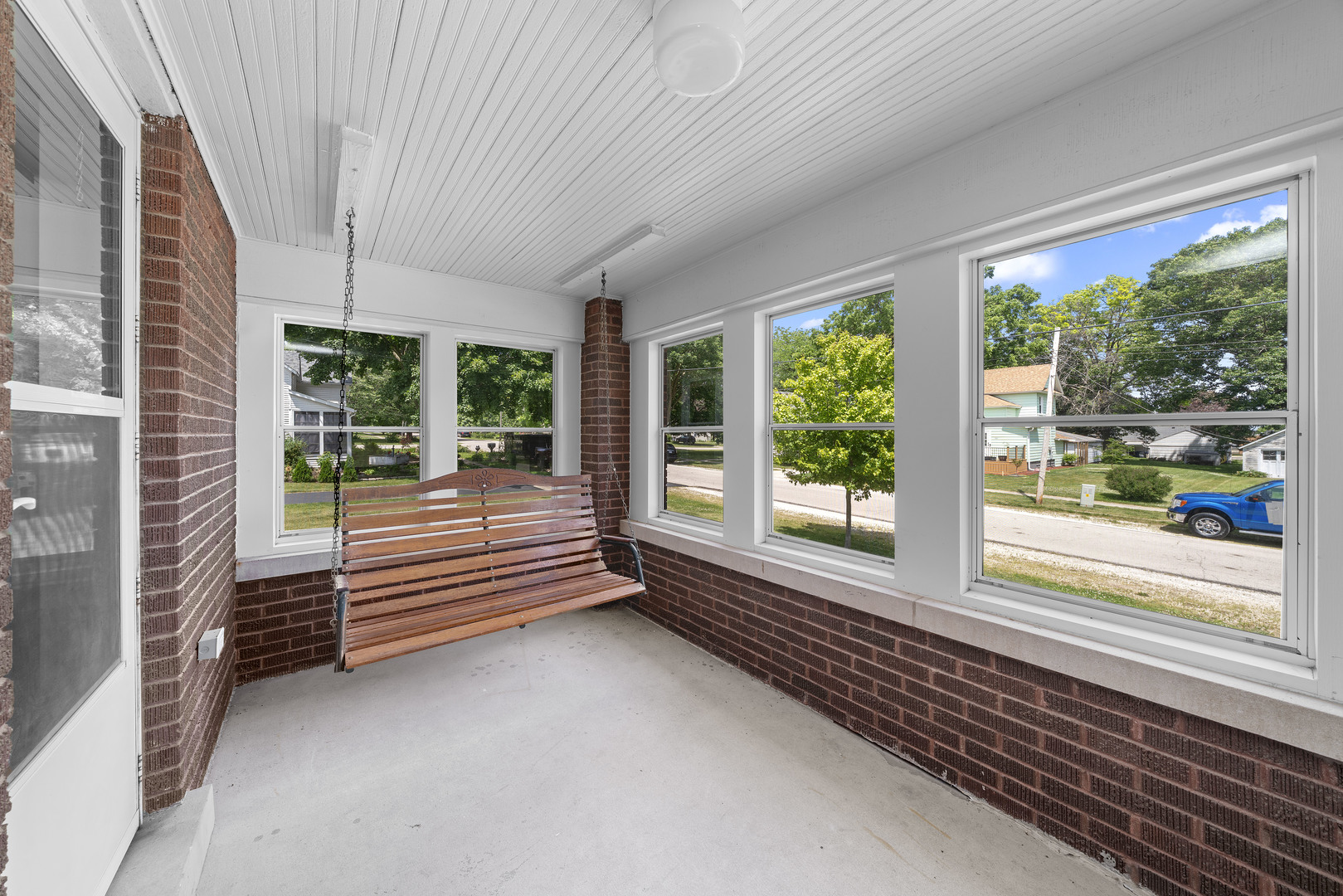 225 N Hickory Street, Waterman, IL 60556