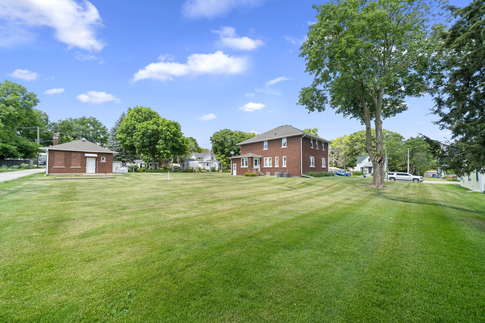 225 N Hickory Street, Waterman, IL 60556