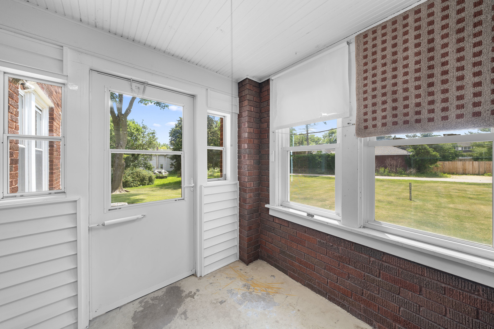 225 N Hickory Street, Waterman, IL 60556