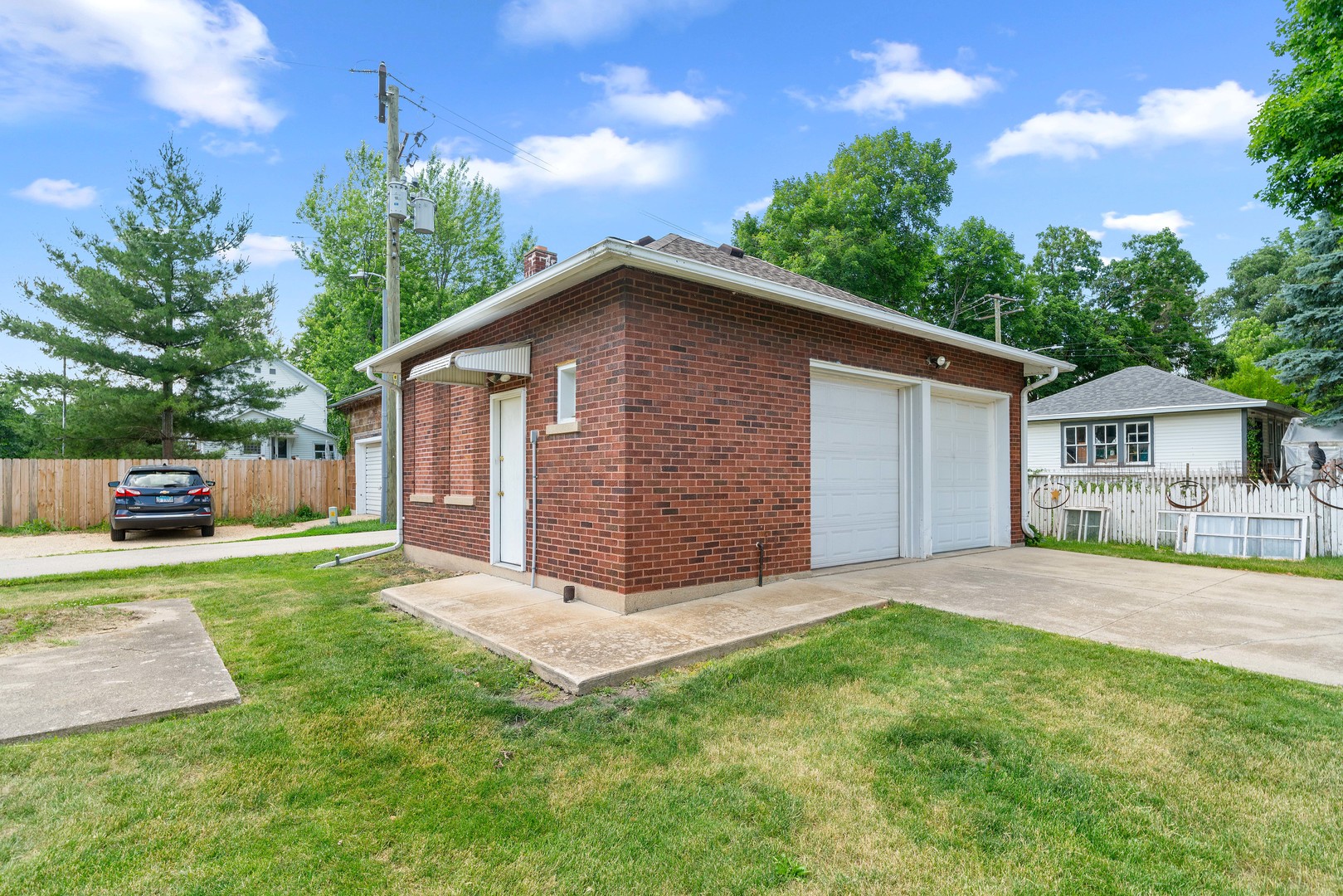 225 N Hickory Street, Waterman, IL 60556
