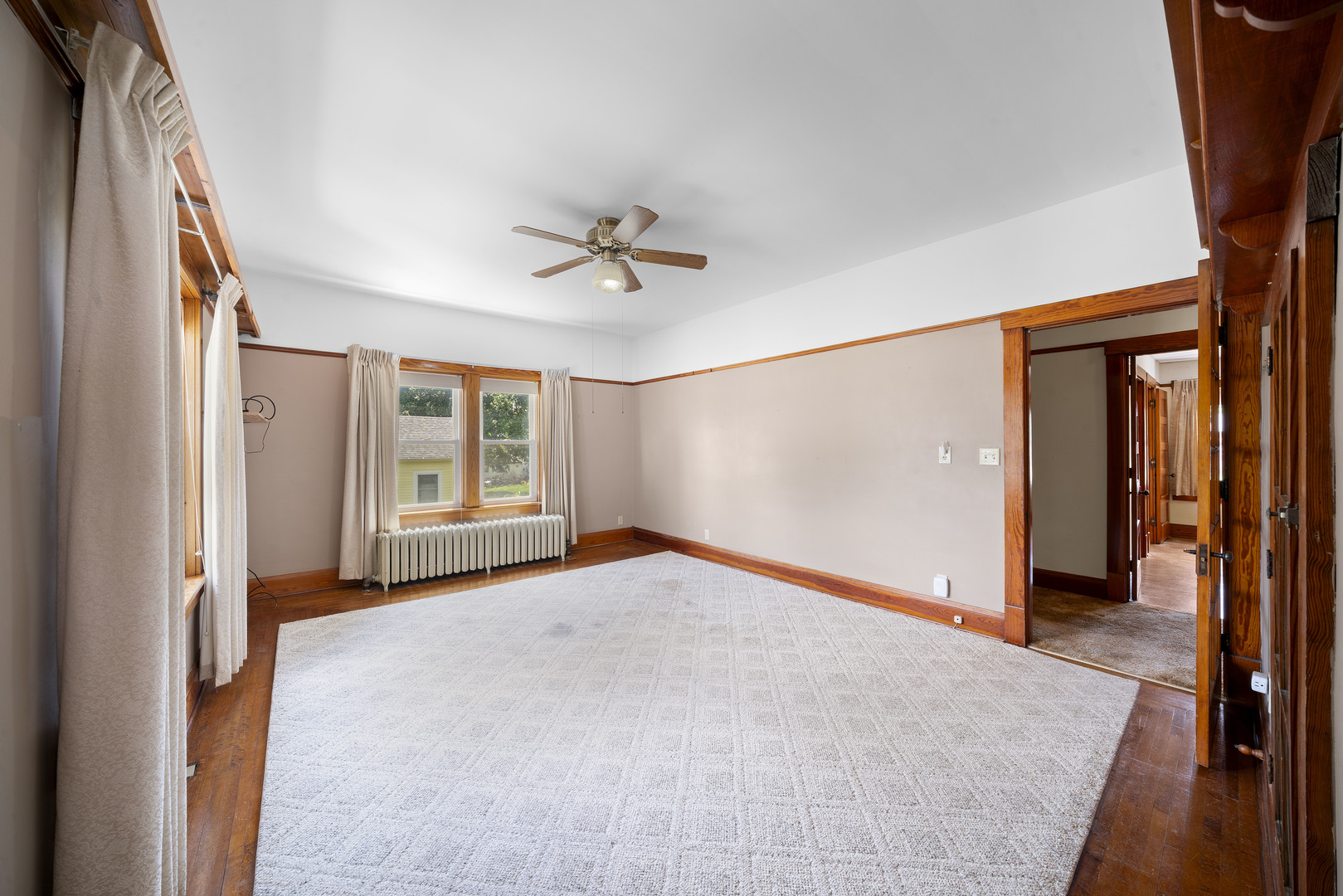 225 N Hickory Street, Waterman, IL 60556