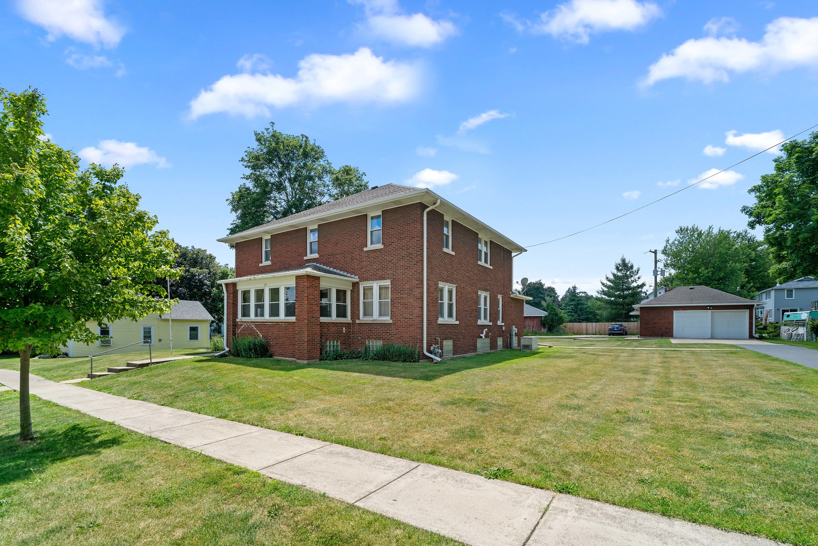 225 N Hickory Street, Waterman, IL 60556