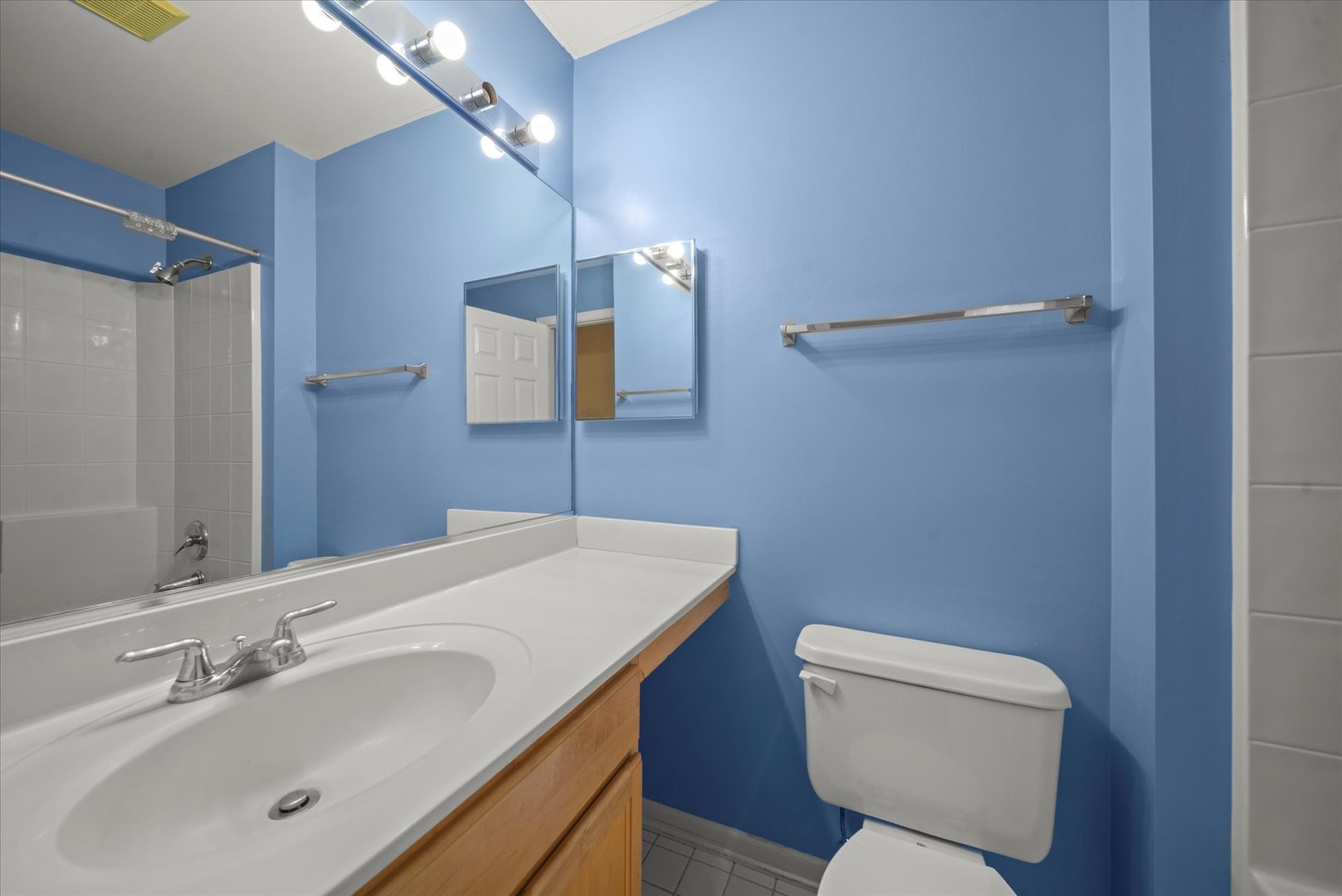 1182 Georgetown Way, Vernon Hills, IL 60061