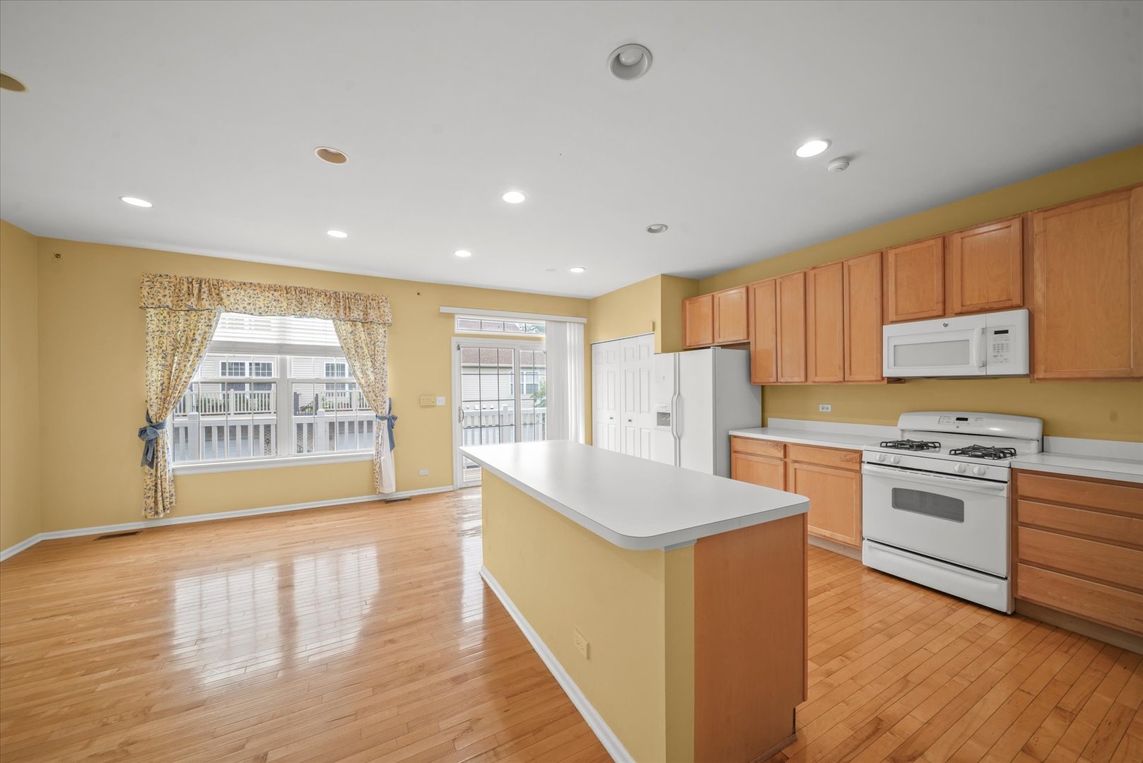 1182 Georgetown Way, Vernon Hills, IL 60061