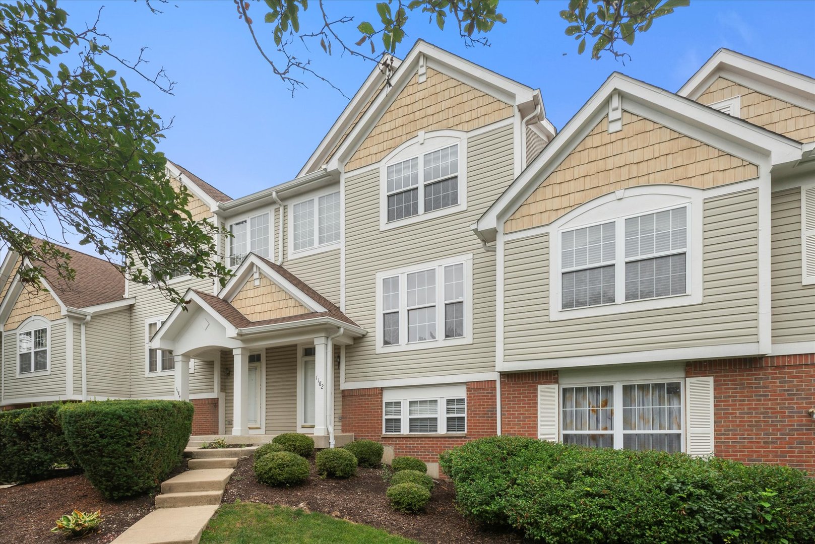 1182 Georgetown Way, Vernon Hills, IL 60061