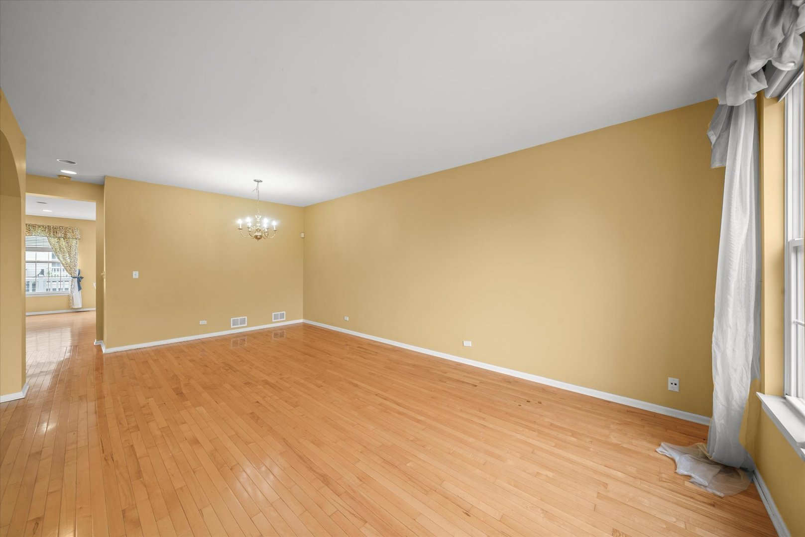 1182 Georgetown Way, Vernon Hills, IL 60061