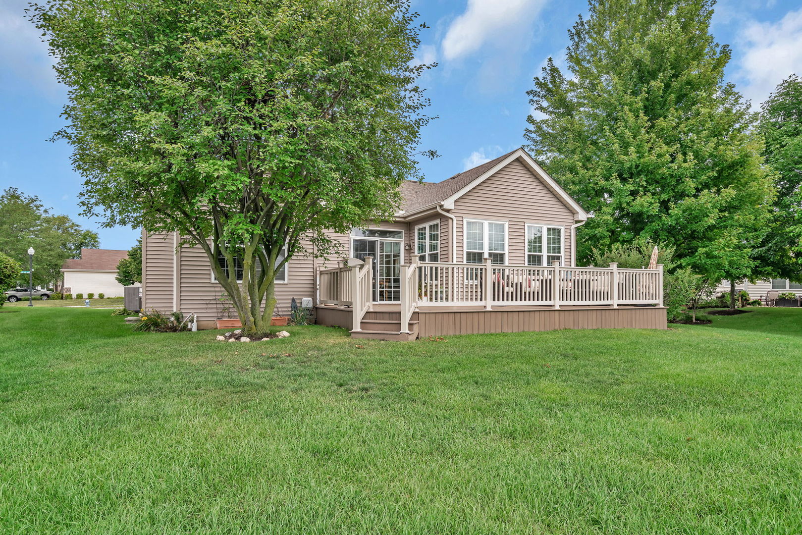 21201 Lily Lake Lane, Crest Hill, IL 60403