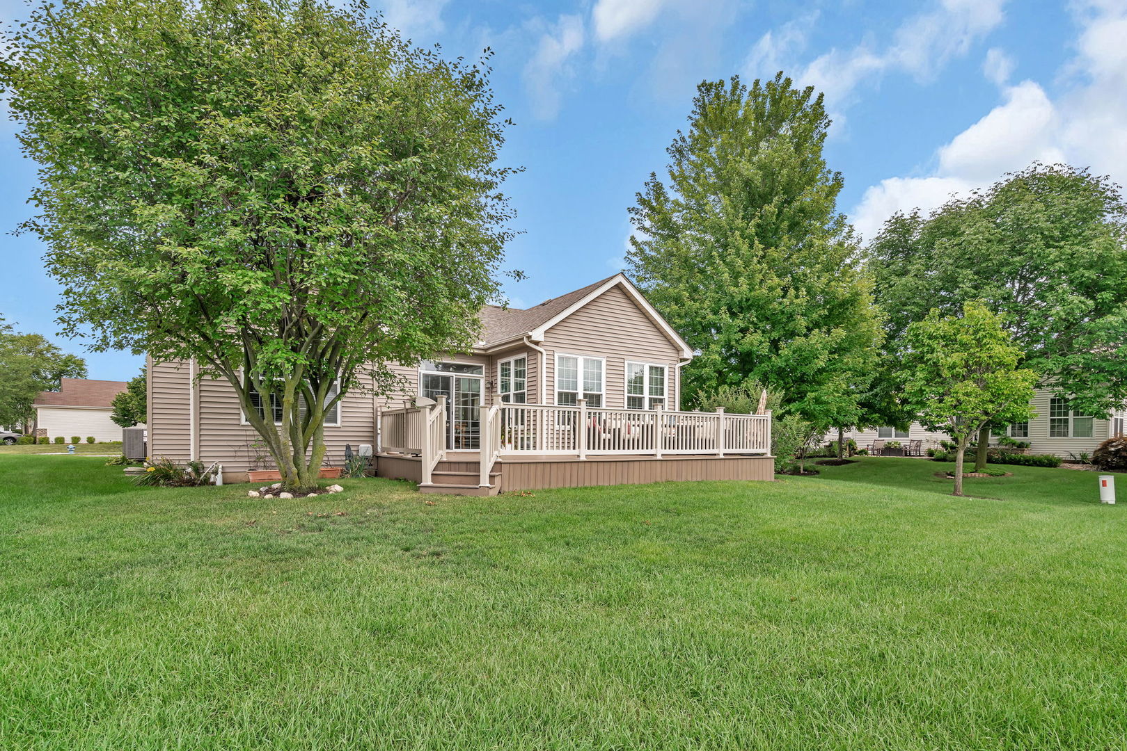 21201 Lily Lake Lane, Crest Hill, IL 60403