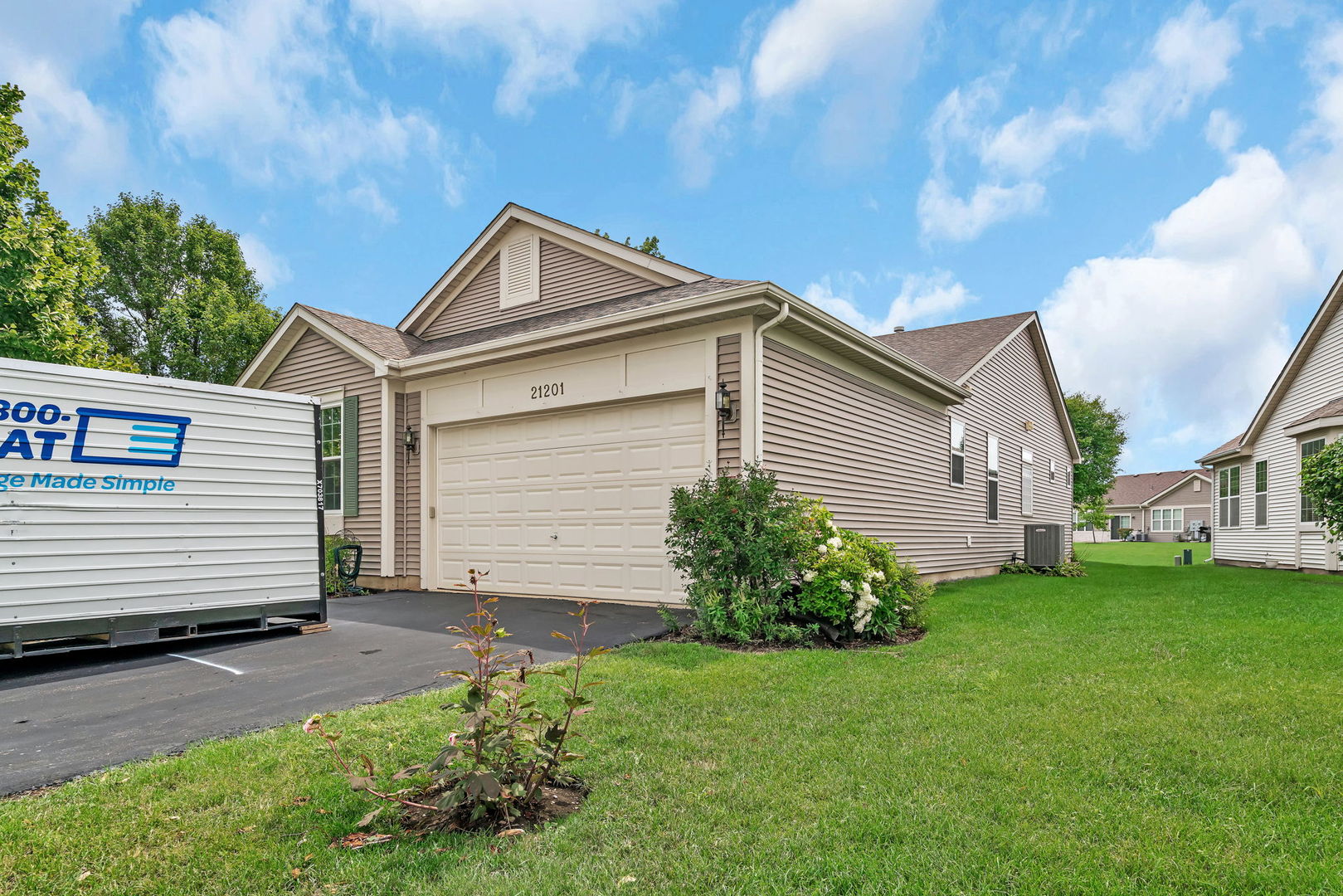 21201 Lily Lake Lane, Crest Hill, IL 60403