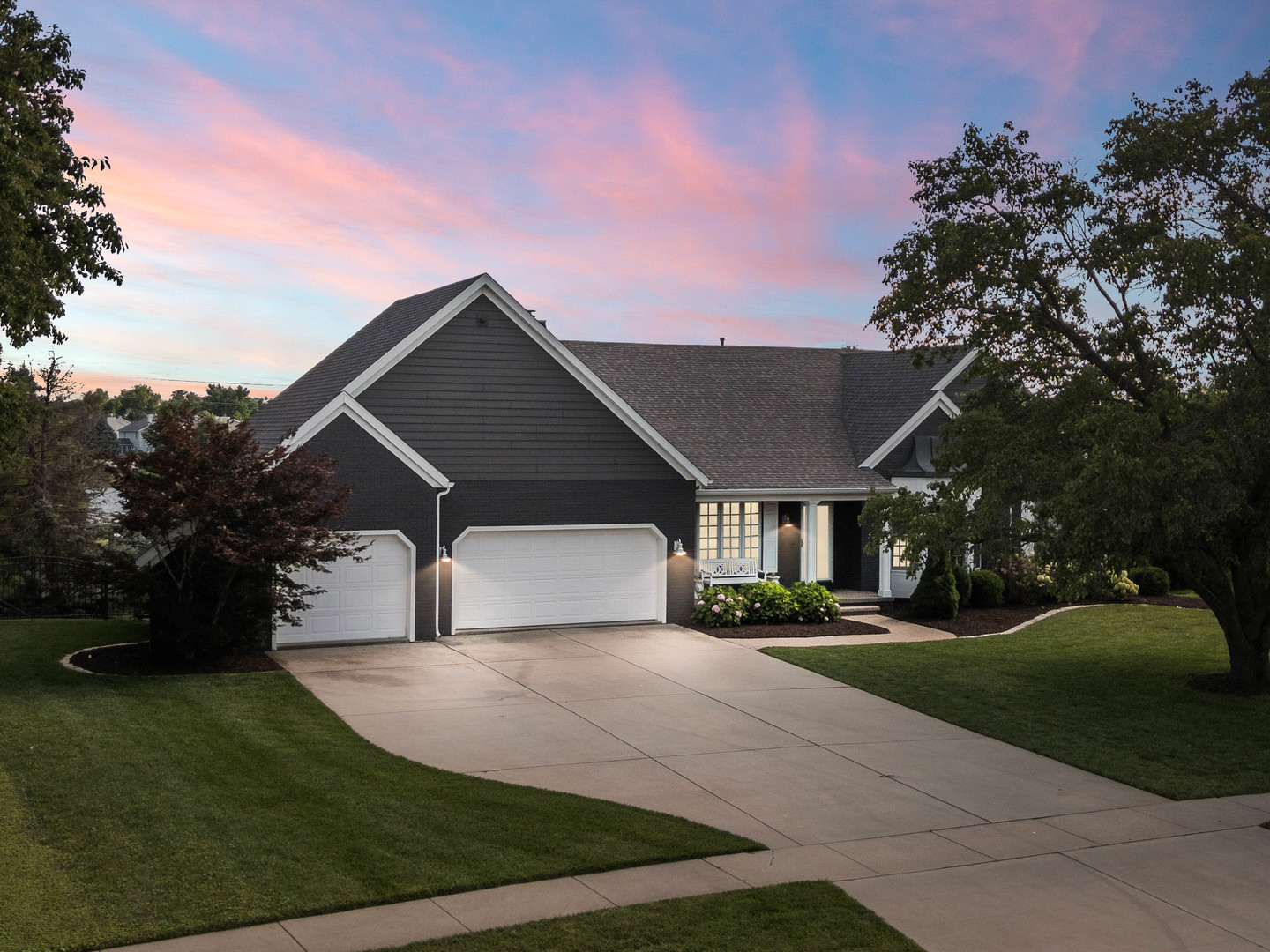 11 Smokey Court, Bloomington, IL 61704