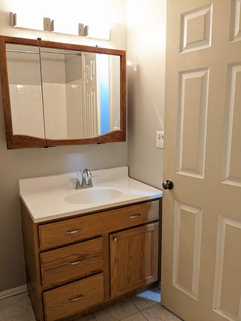 2751 Wayfaring Lane #C, Lisle, IL 60532