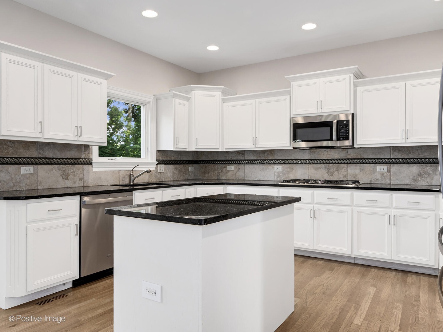 4618 Woodward Avenue, Downers Grove, IL 60515
