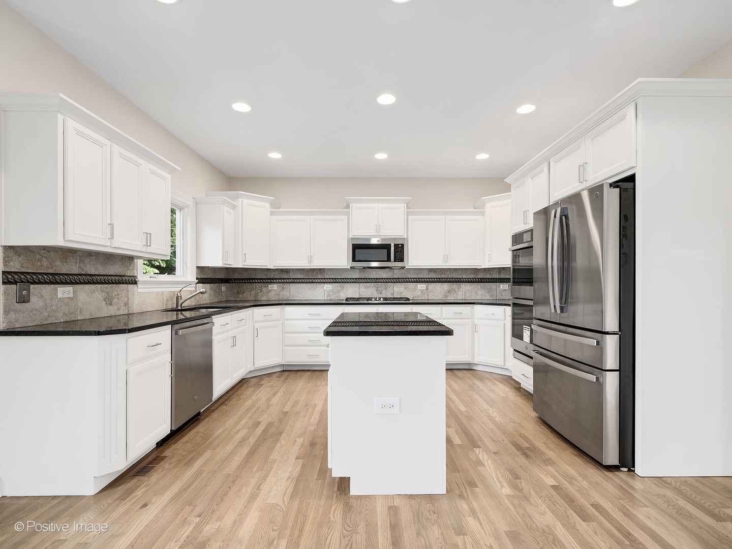 4618 Woodward Avenue, Downers Grove, IL 60515