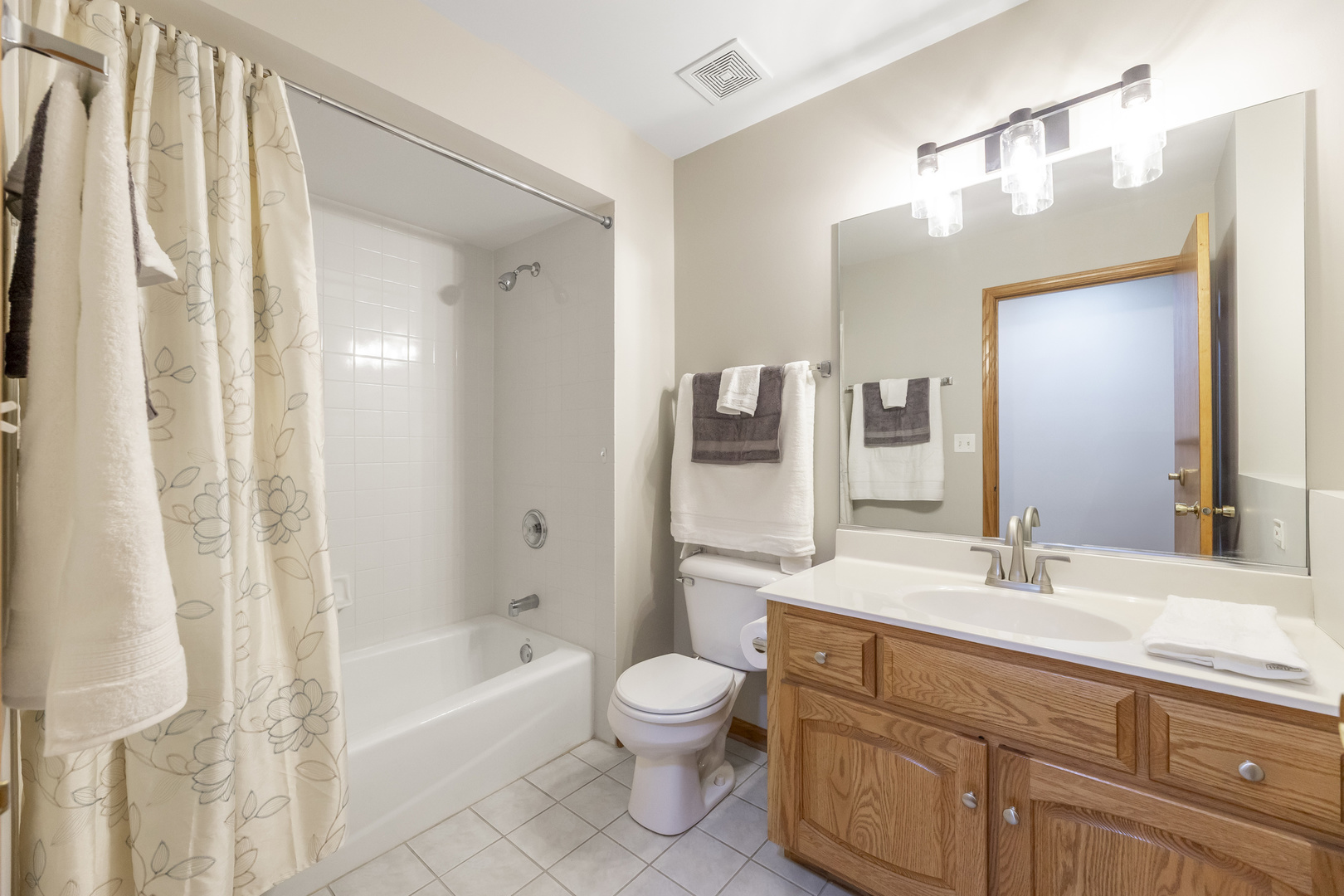 1405 Westminster Drive, Woodridge, IL 60517