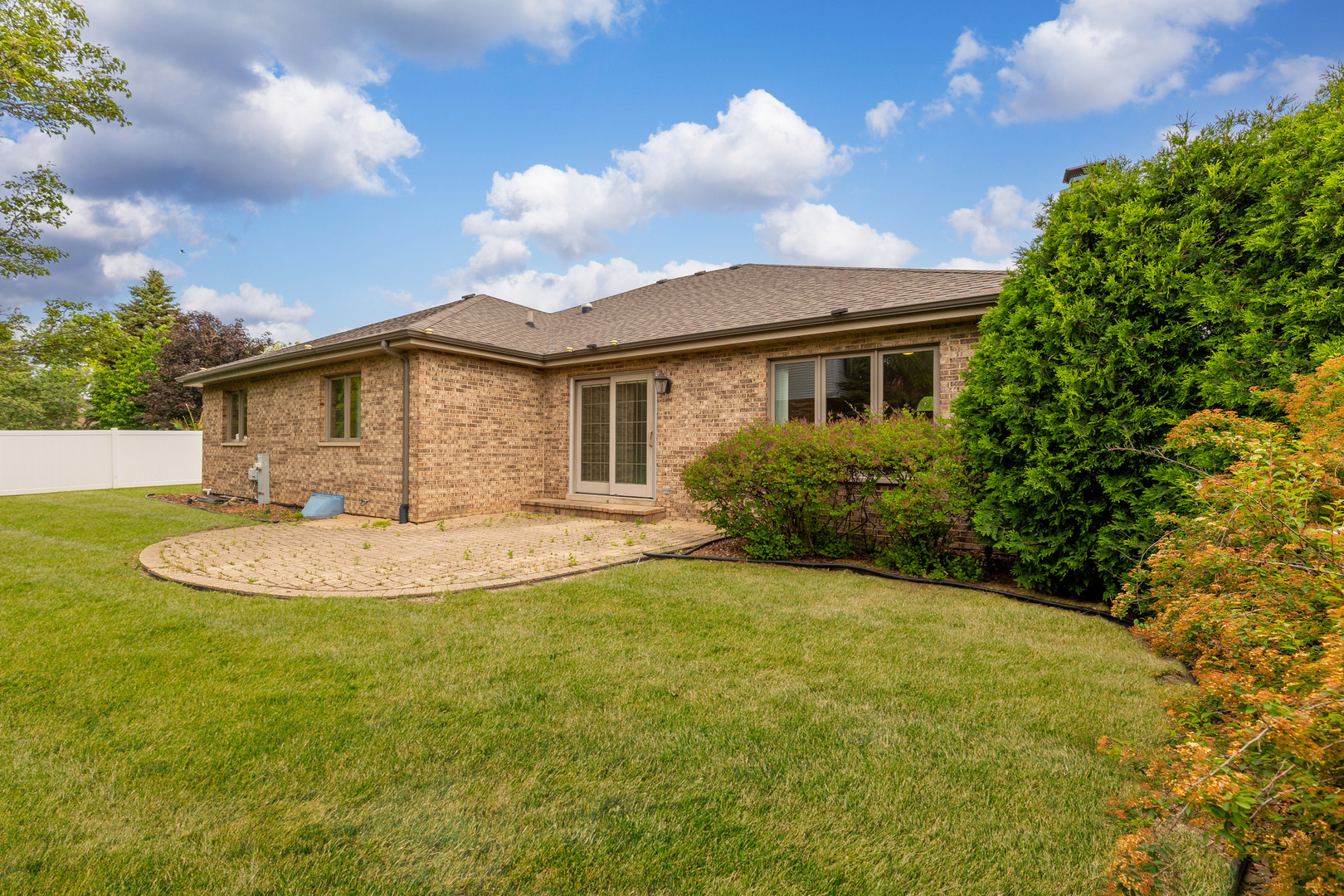 1405 Westminster Drive, Woodridge, IL 60517