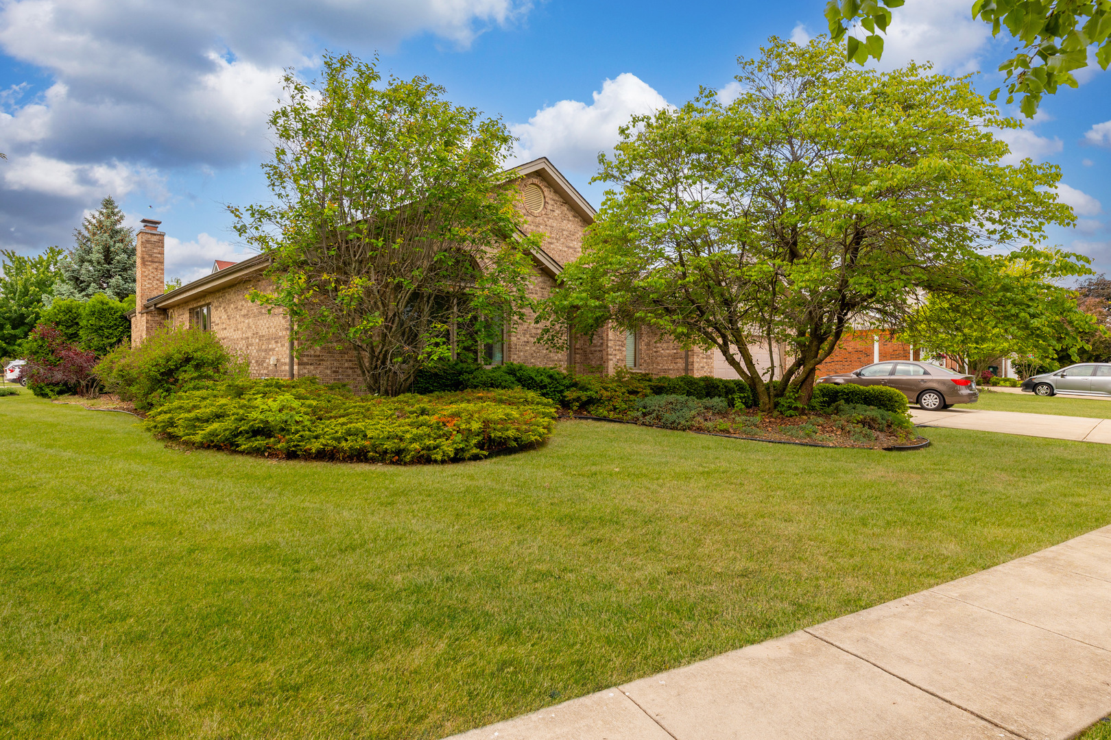 1405 Westminster Drive, Woodridge, IL 60517