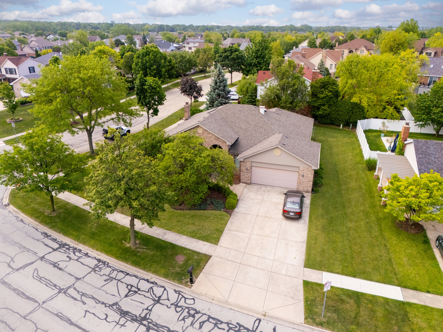 1405 Westminster Drive, Woodridge, IL 60517