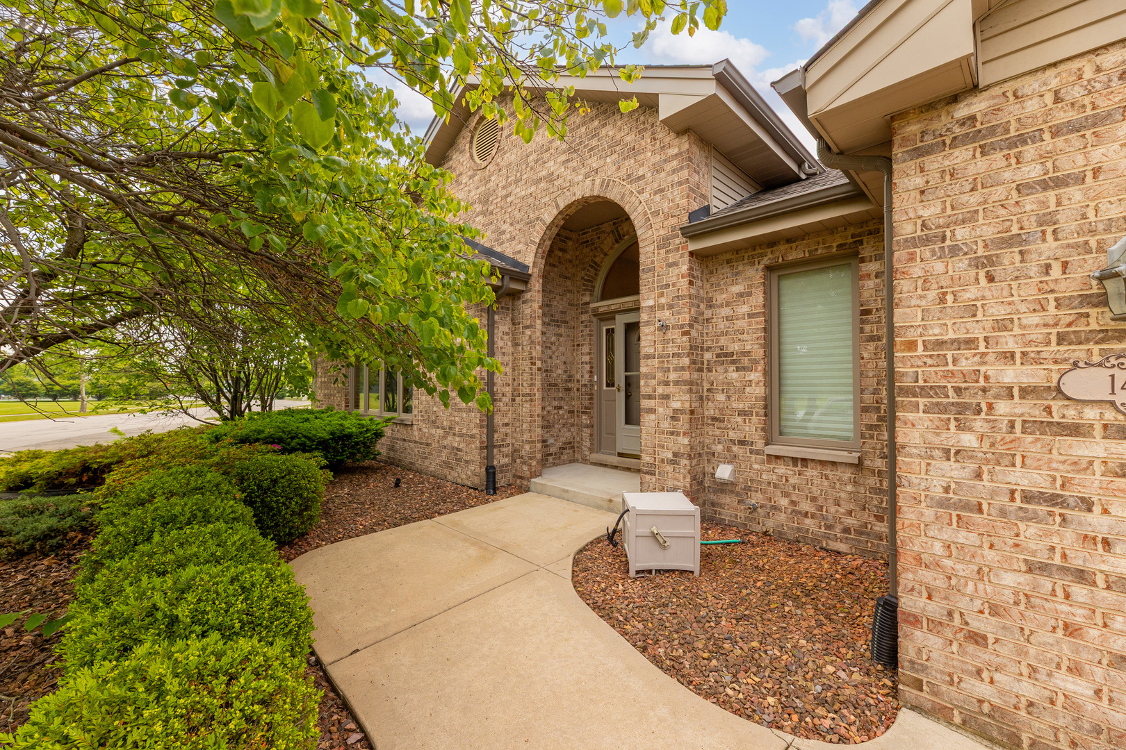 1405 Westminster Drive, Woodridge, IL 60517