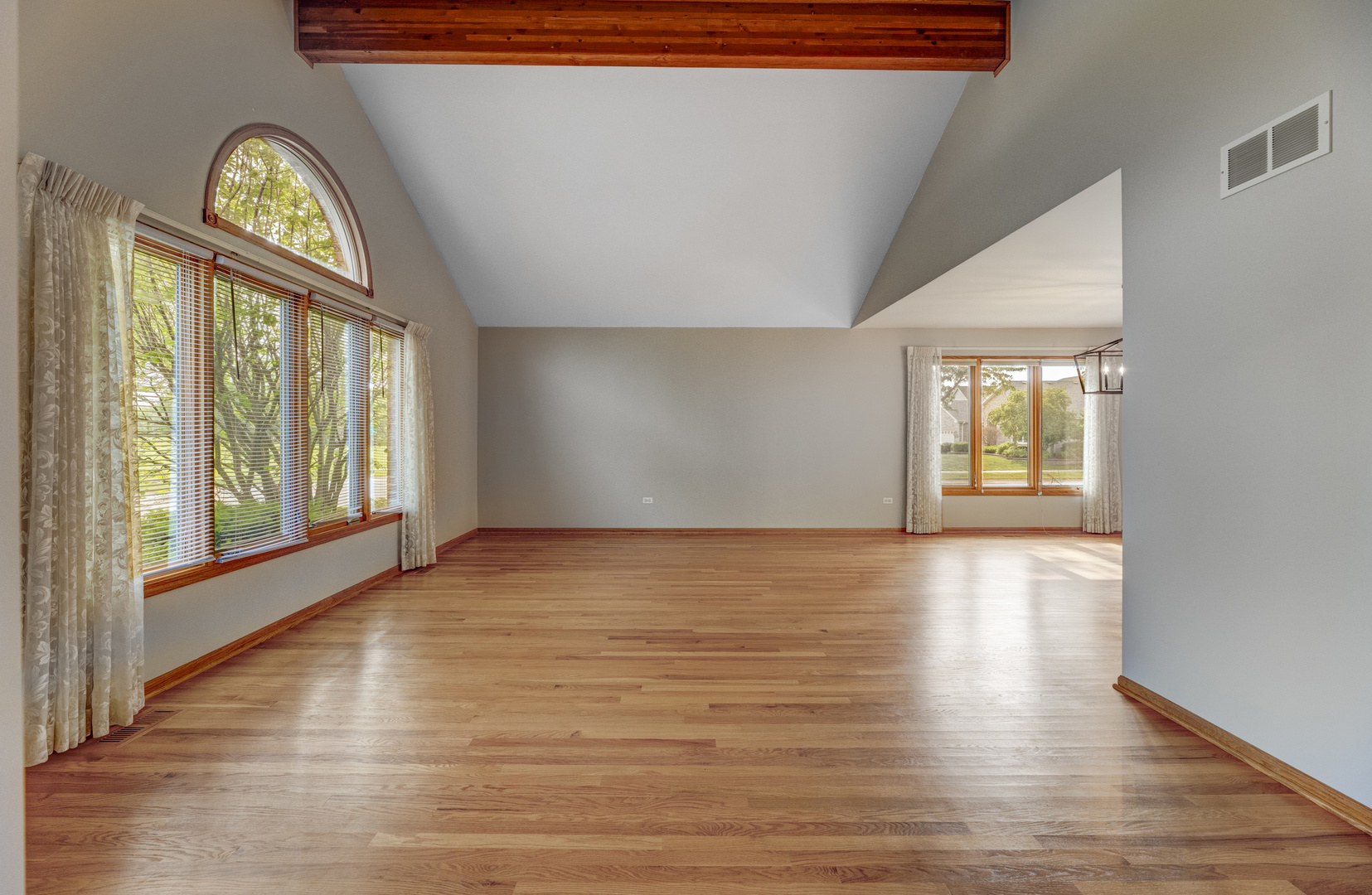 1405 Westminster Drive, Woodridge, IL 60517