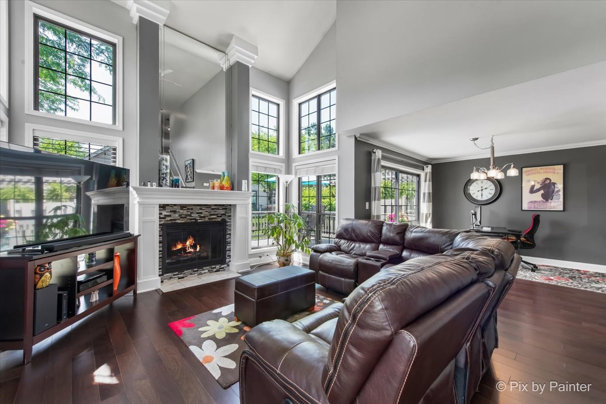 212 BENTON Lane, Bloomingdale, IL 60108