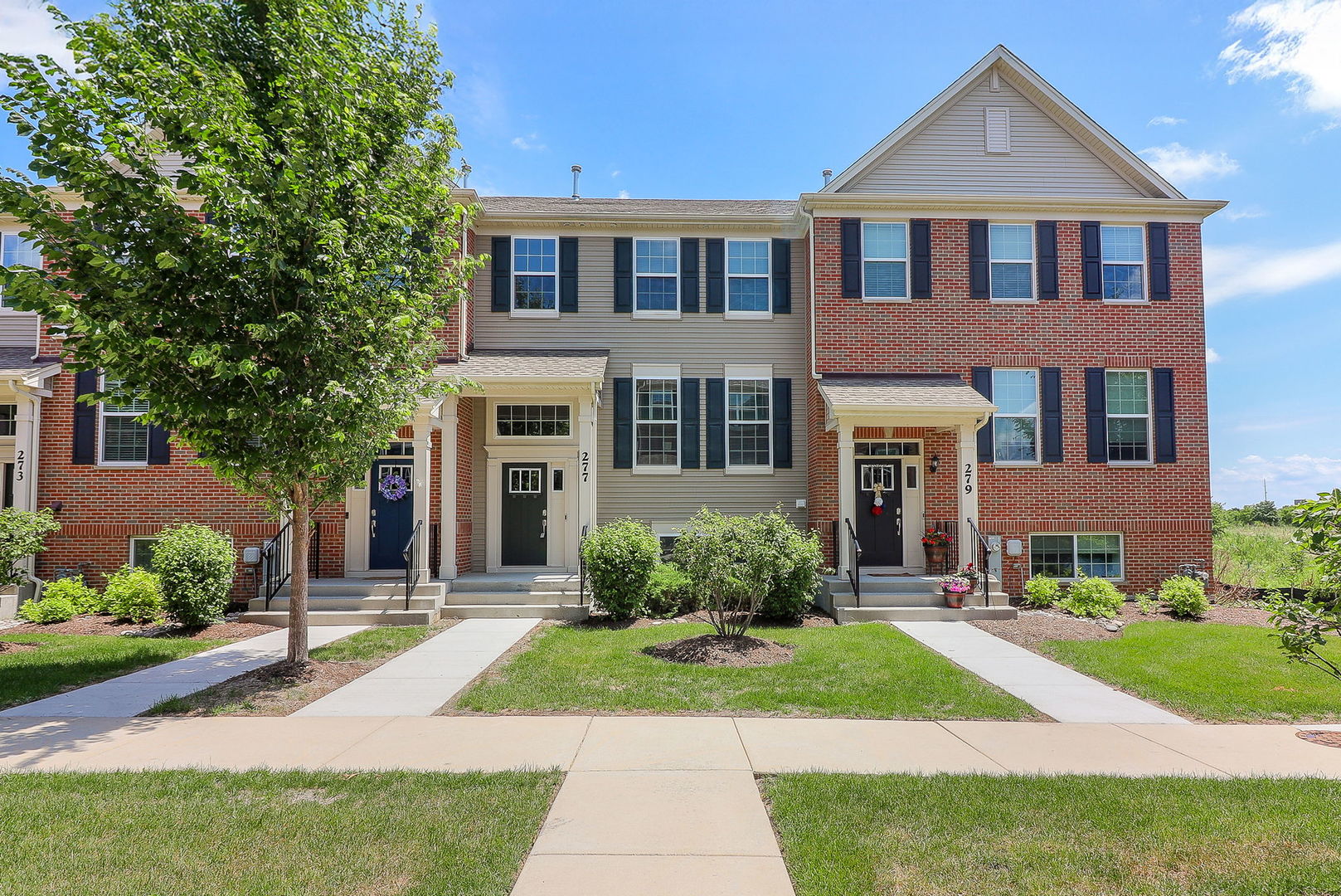 277 Lakeshore Drive, Oswego, IL 60543