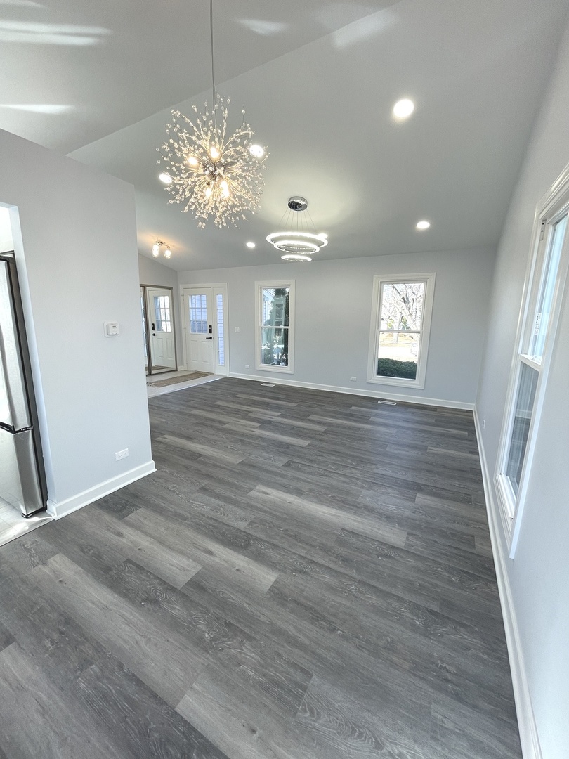 27W125 CHESTNUT Lane, Winfield, IL 60190