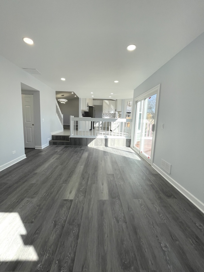 27W125 CHESTNUT Lane, Winfield, IL 60190