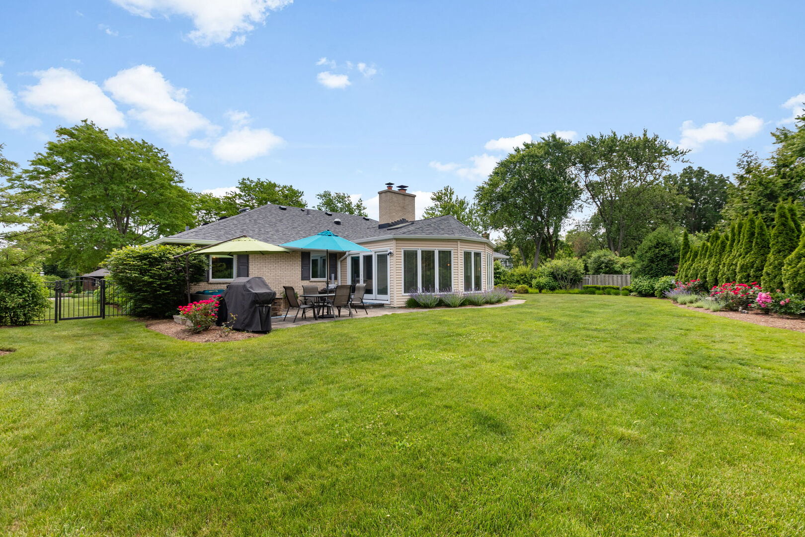 1060 Highland Avenue, Lake Forest, IL 60045