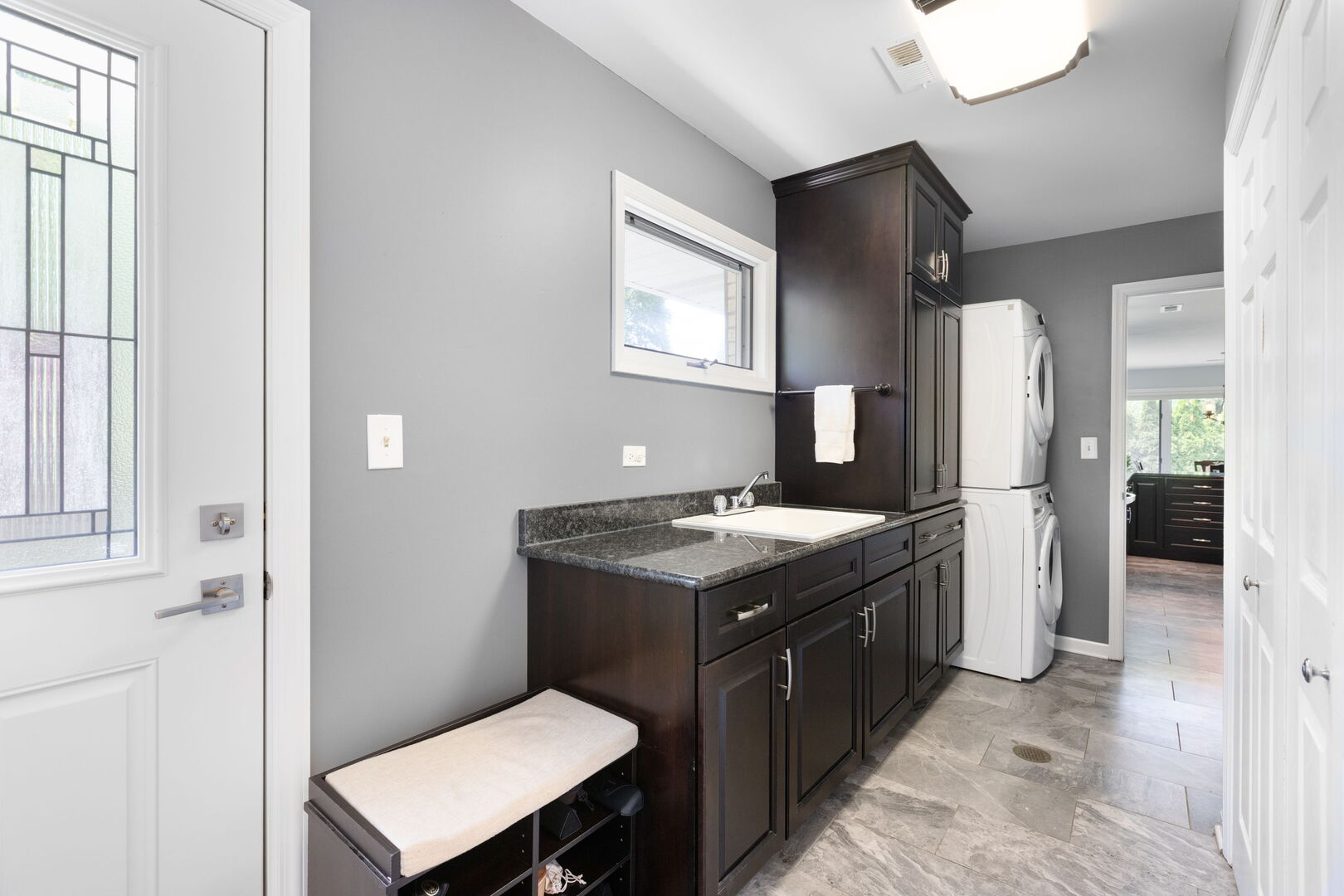 1060 Highland Avenue, Lake Forest, IL 60045