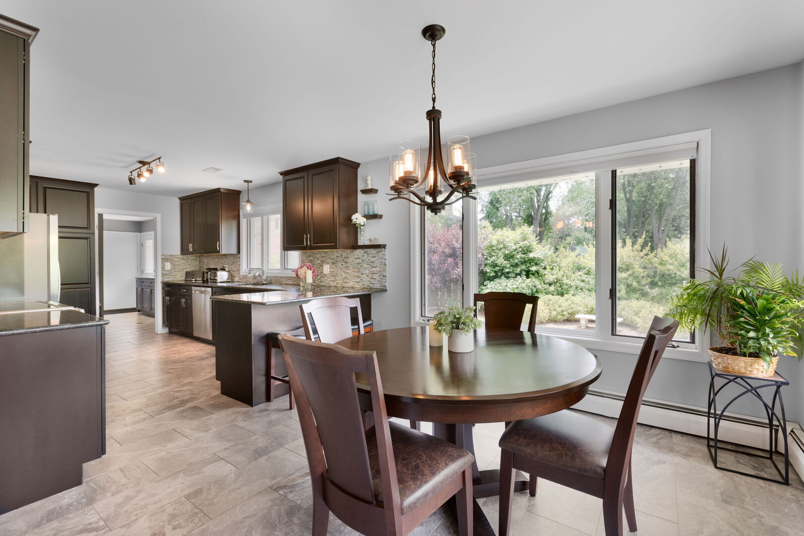 1060 Highland Avenue, Lake Forest, IL 60045