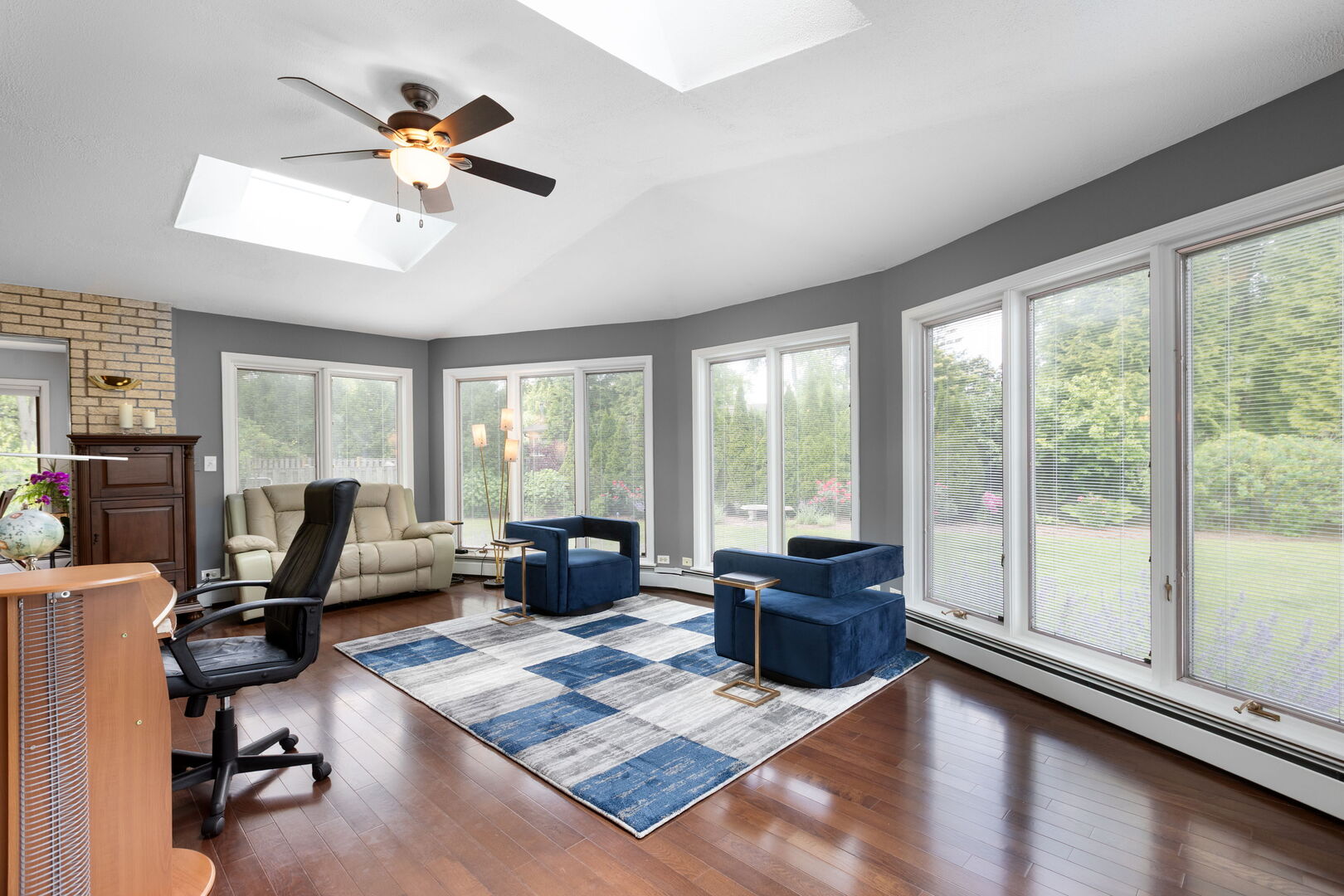 1060 Highland Avenue, Lake Forest, IL 60045