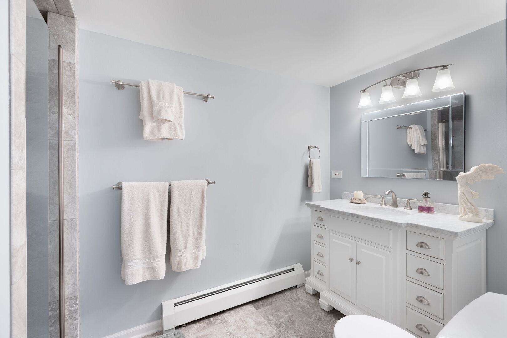 1060 Highland Avenue, Lake Forest, IL 60045