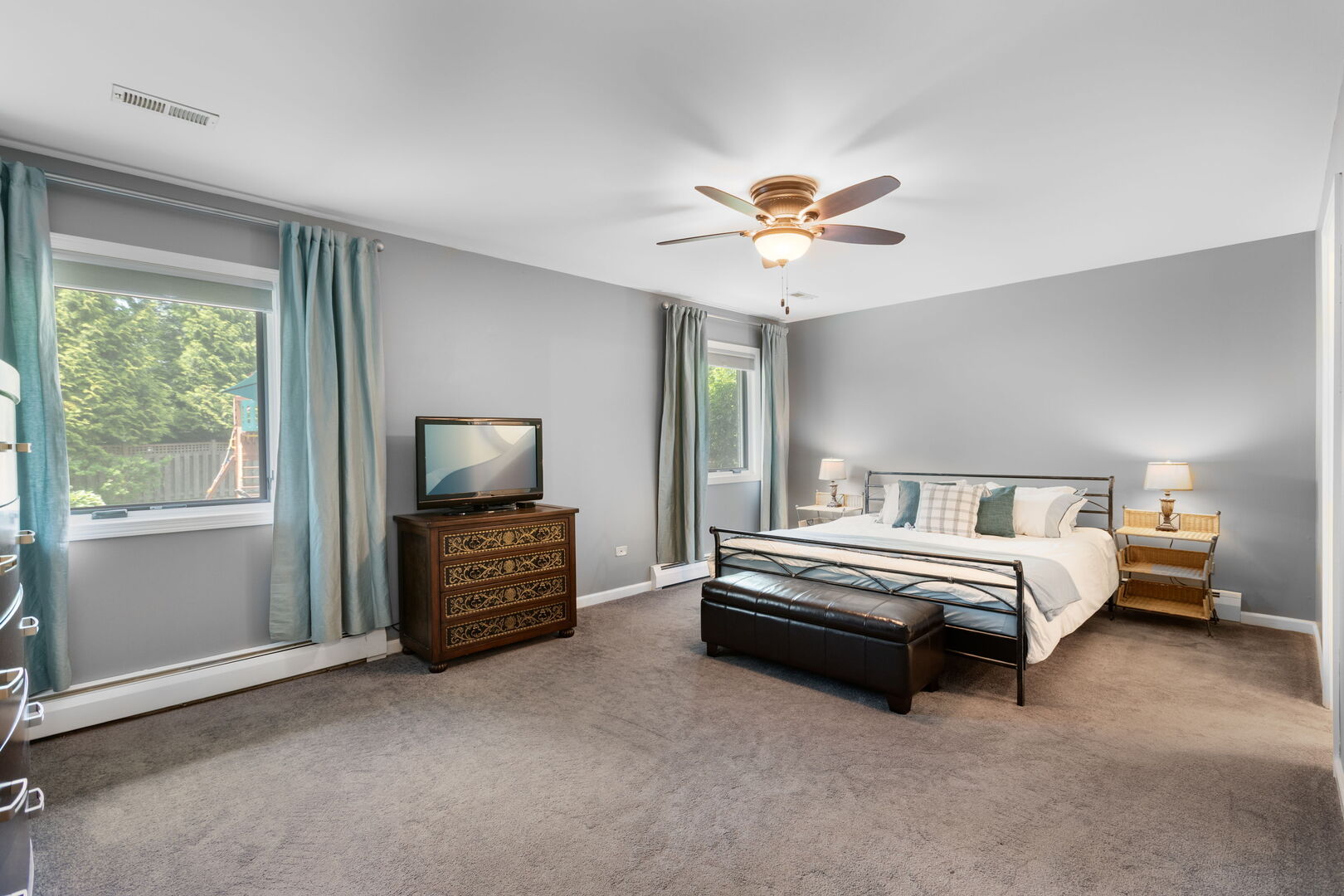 1060 Highland Avenue, Lake Forest, IL 60045