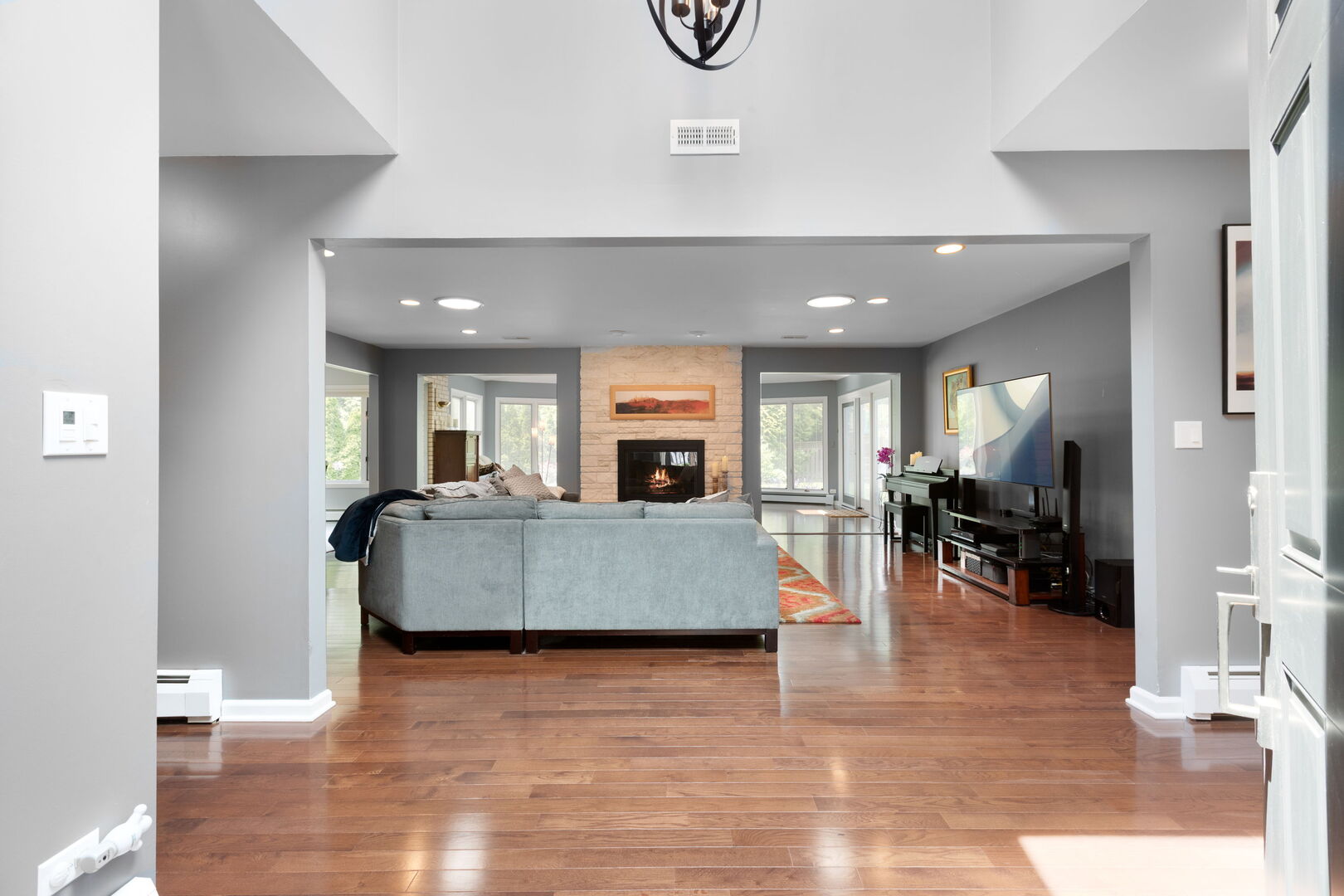 1060 Highland Avenue, Lake Forest, IL 60045